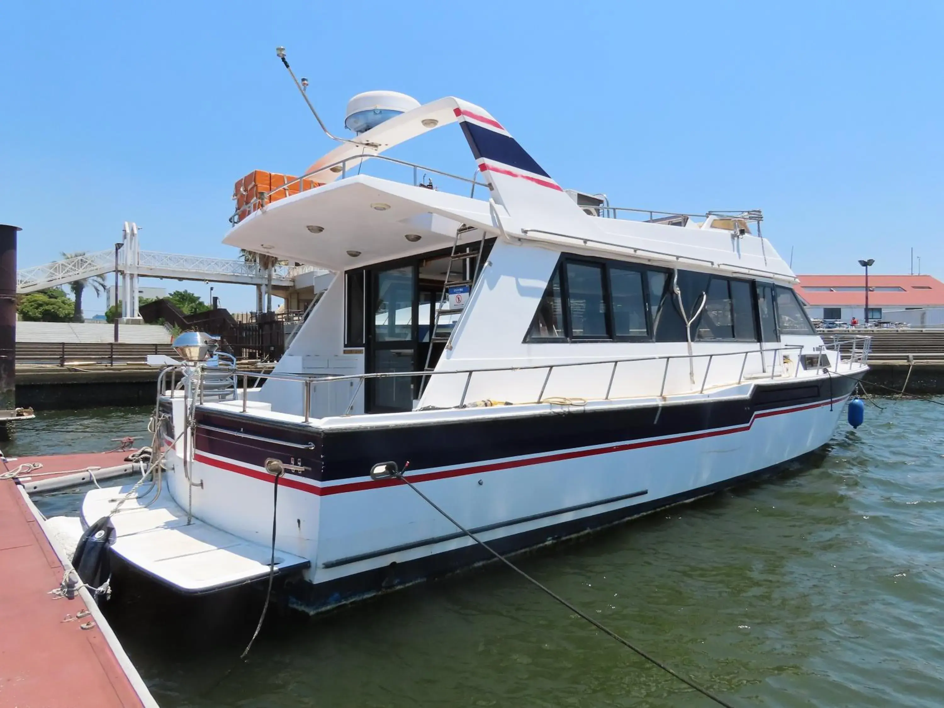 Cruiser Guest Room with Shared Bathroom in Osaka Hokko Marina HULL Cruiser Guest Room with Shared Bathroom in Osaka Hokko Marina HULL