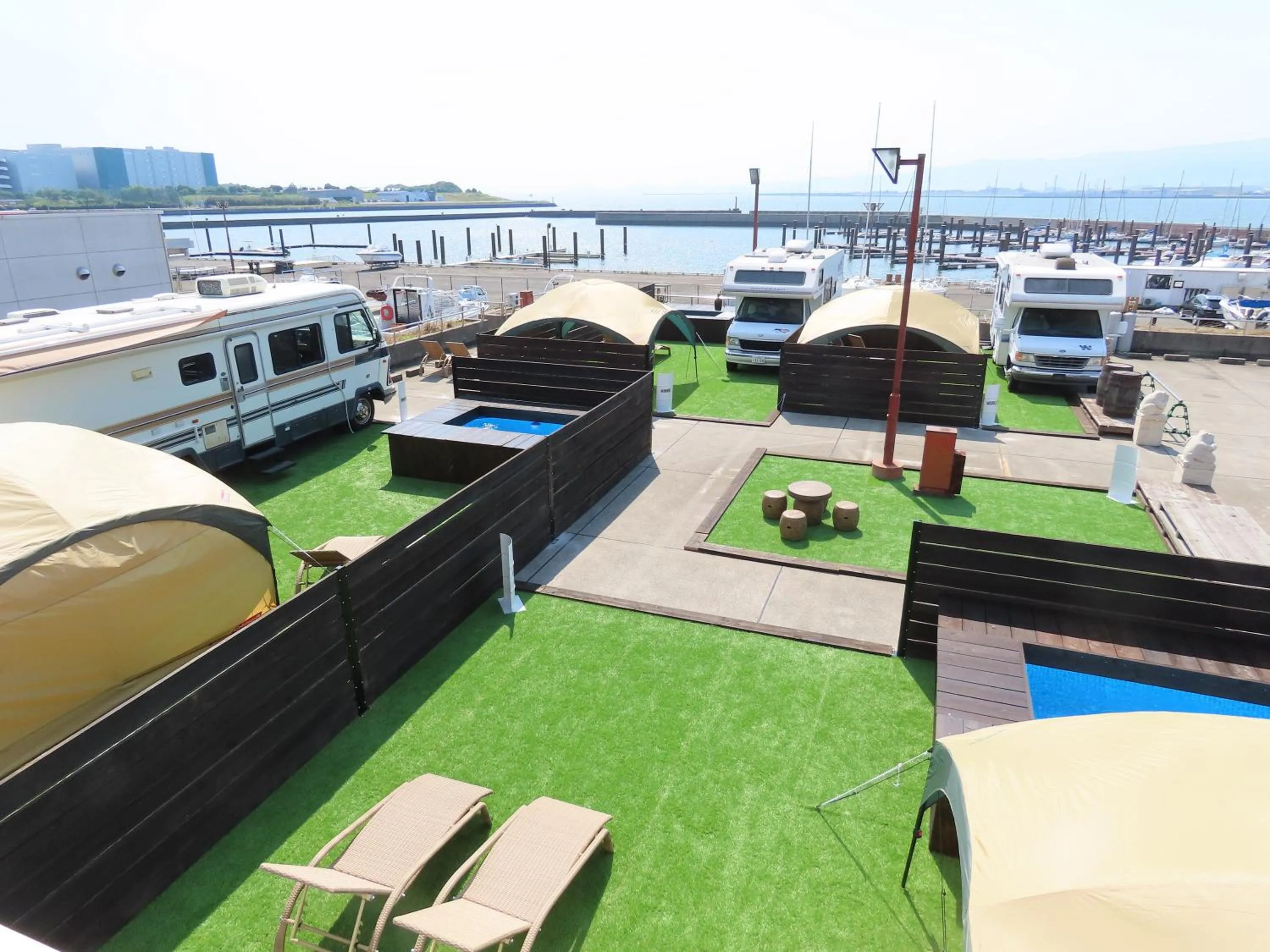 Area and facilities in Osaka Hokko Marina HULL