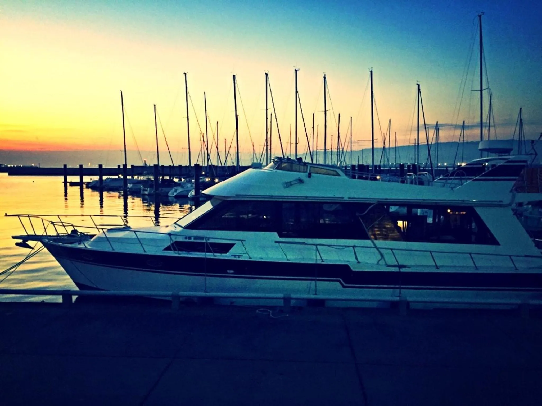 Property building in Osaka Hokko Marina HULL