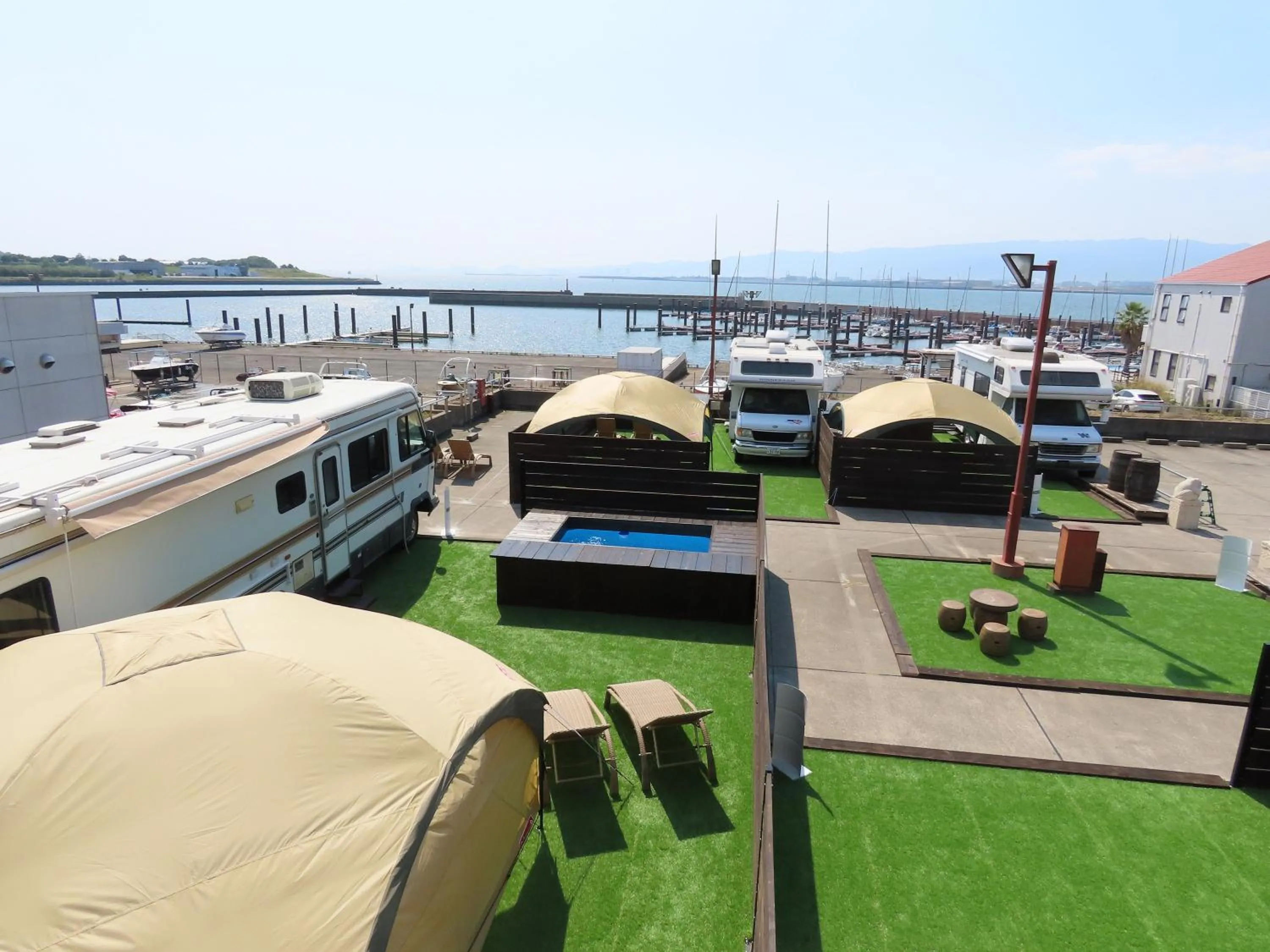 Area and facilities in Osaka Hokko Marina HULL