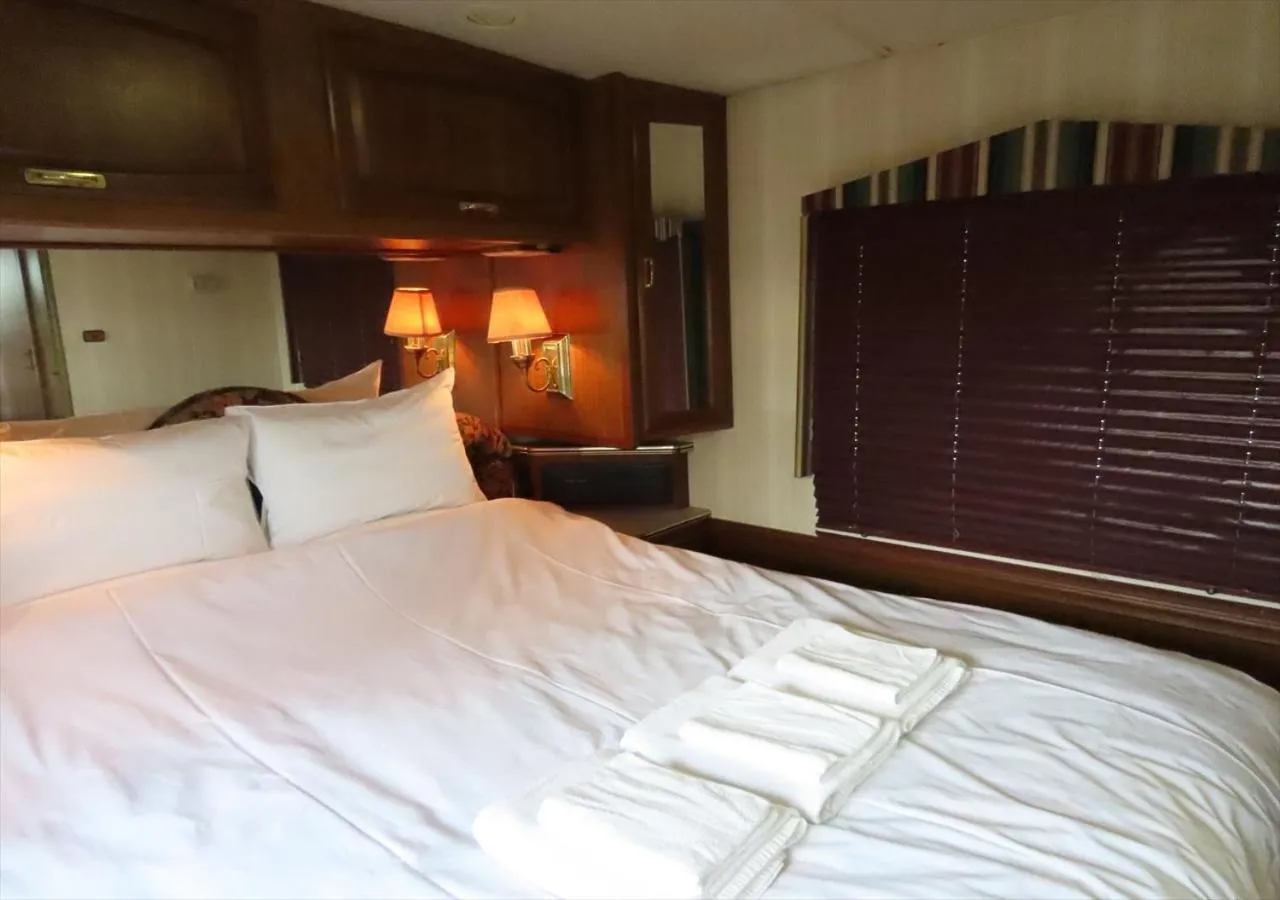 Photo of the whole room, Bed in Osaka Hokko Marina HULL