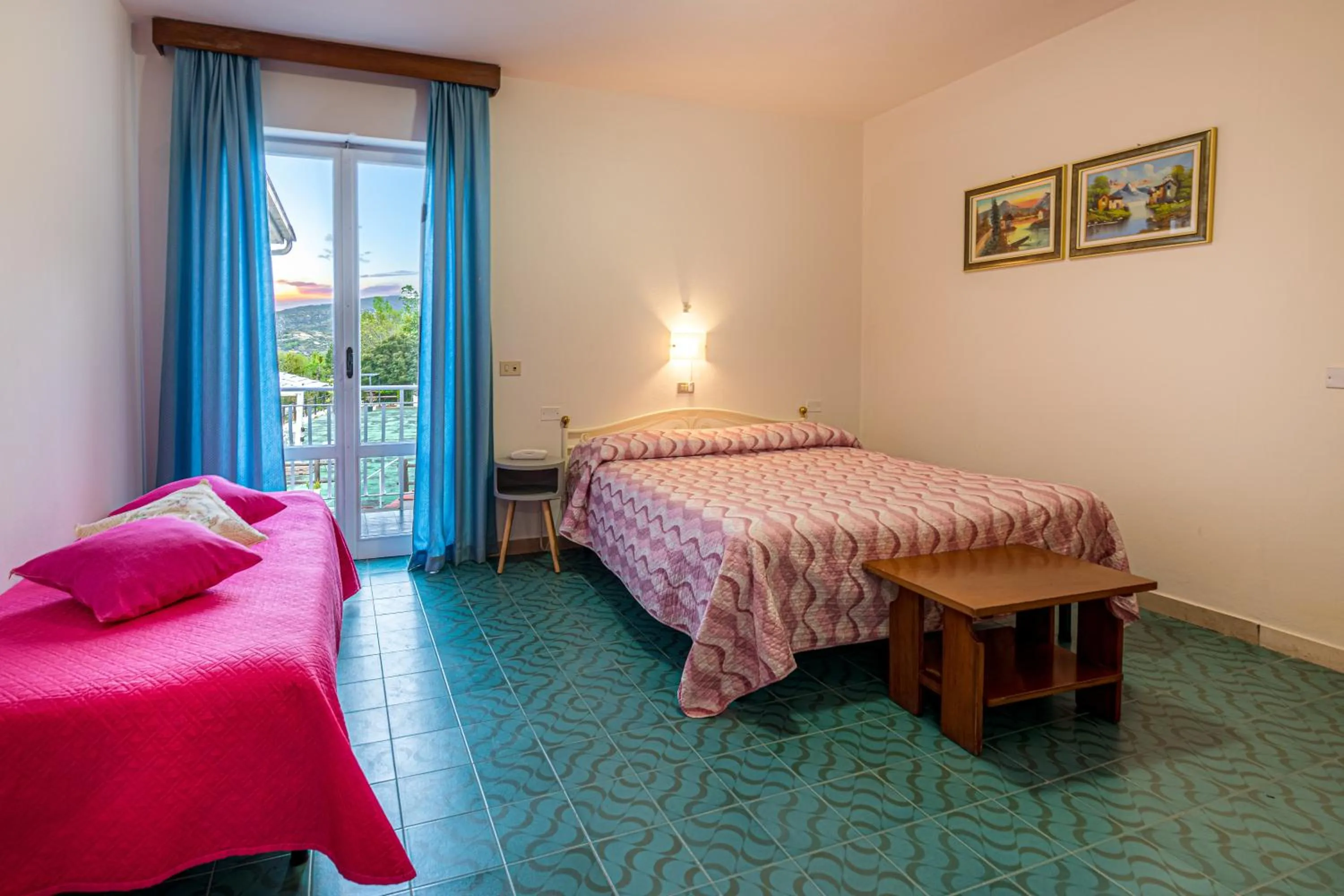 Bedroom, Bed in Hotel Vittoria