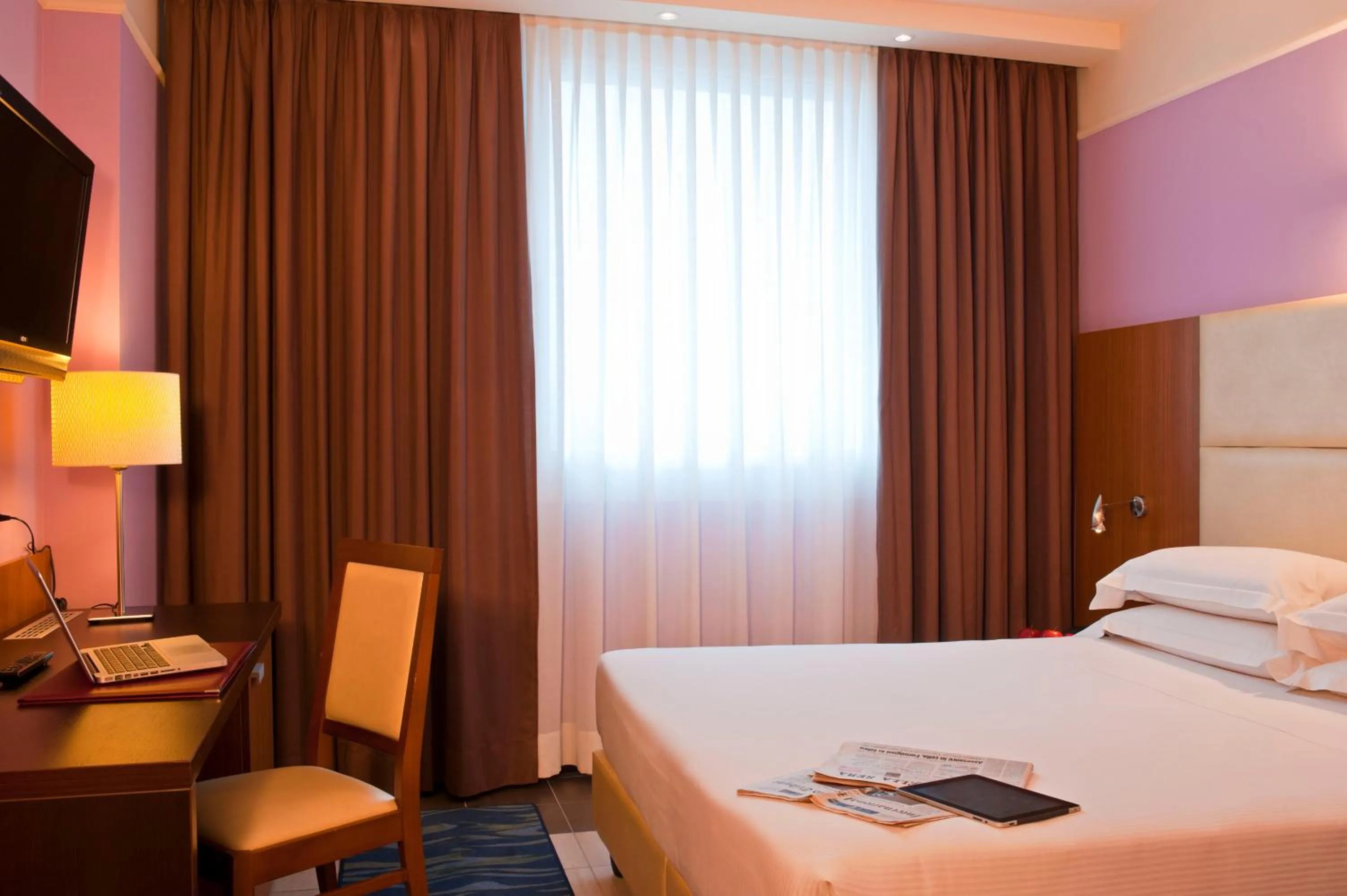 Photo of the whole room, Bed in My One Hotel Bologna