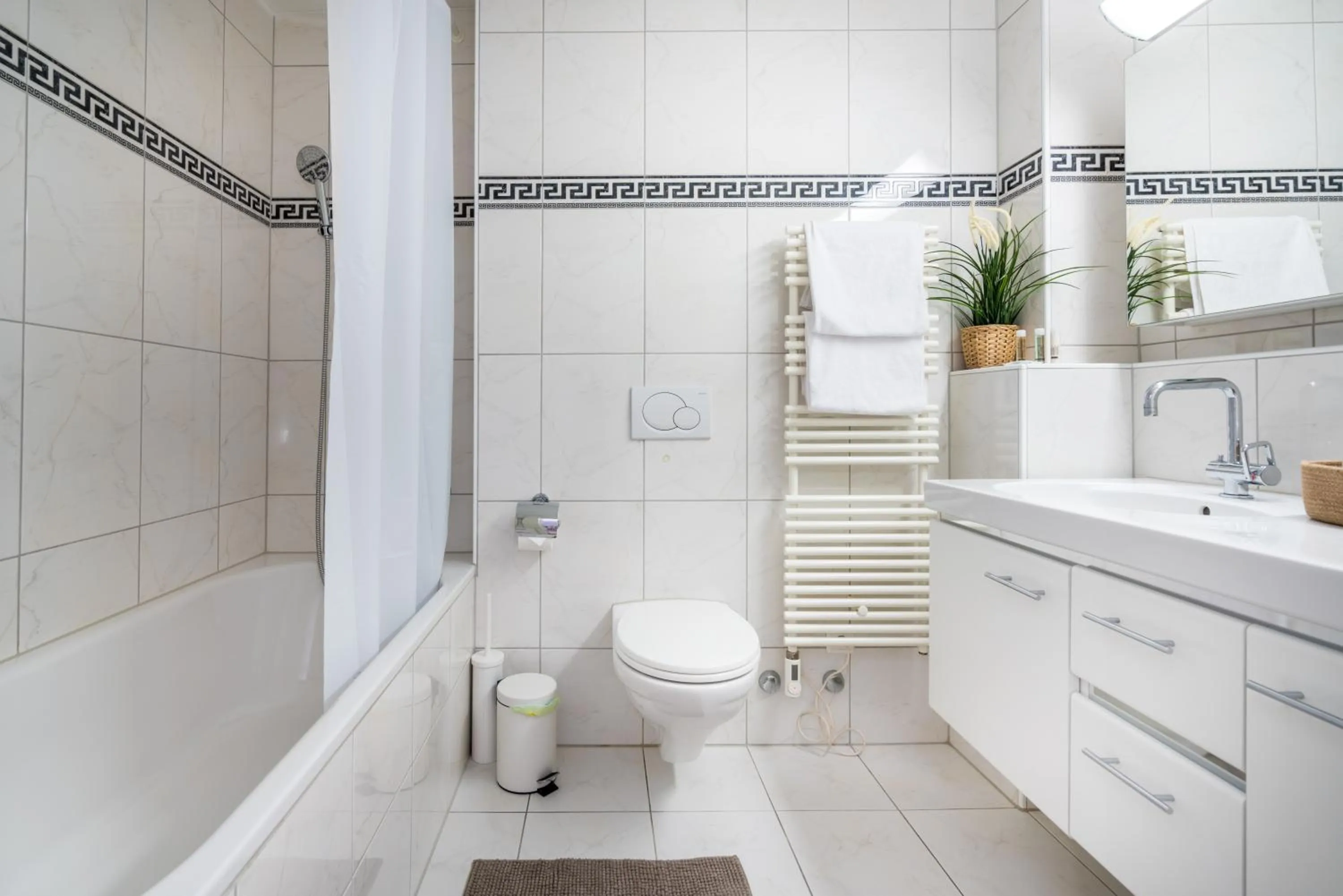 Bathroom in Top city center location by Airhome