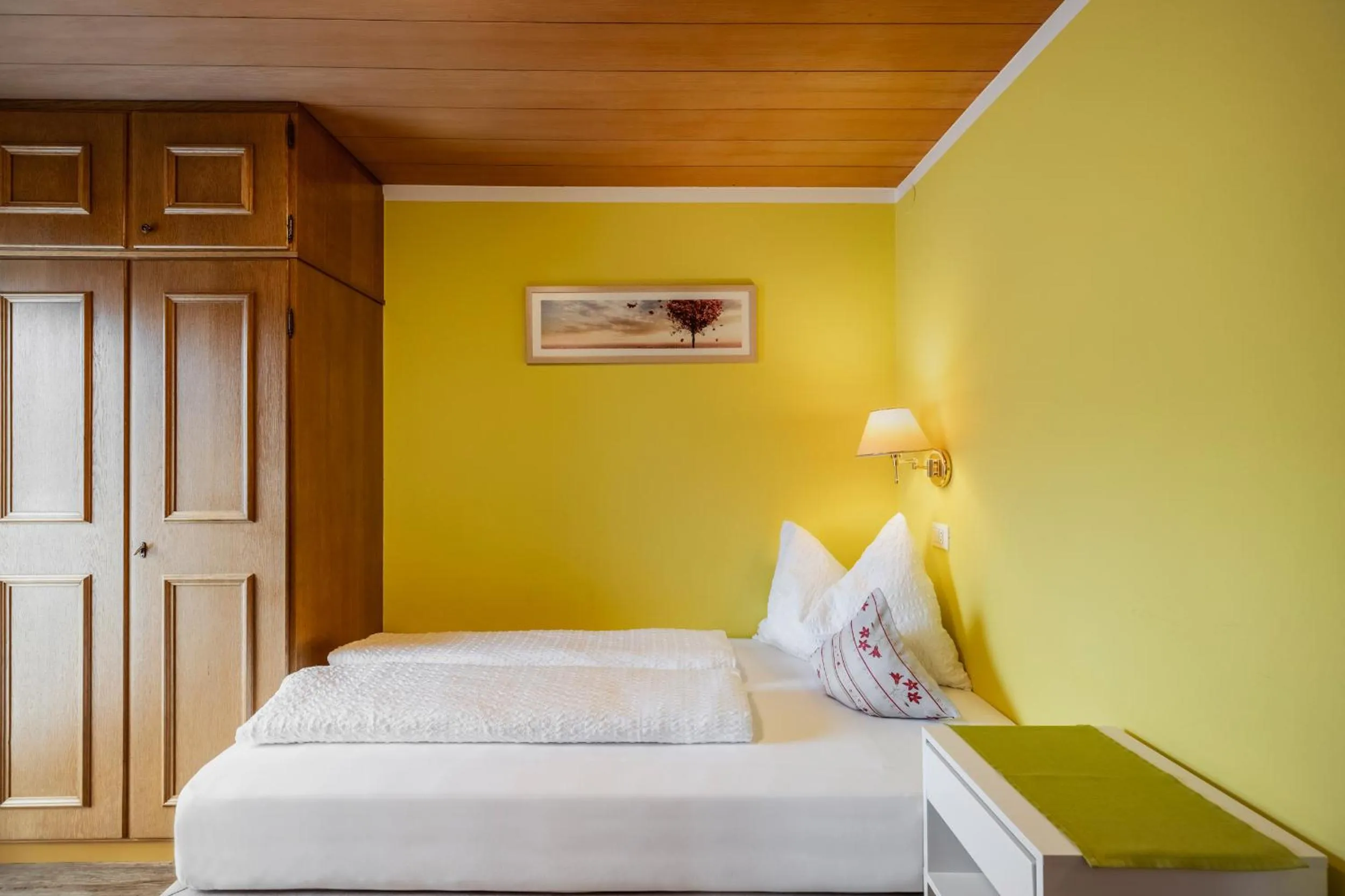 Photo of the whole room, Bed in Pension Florian