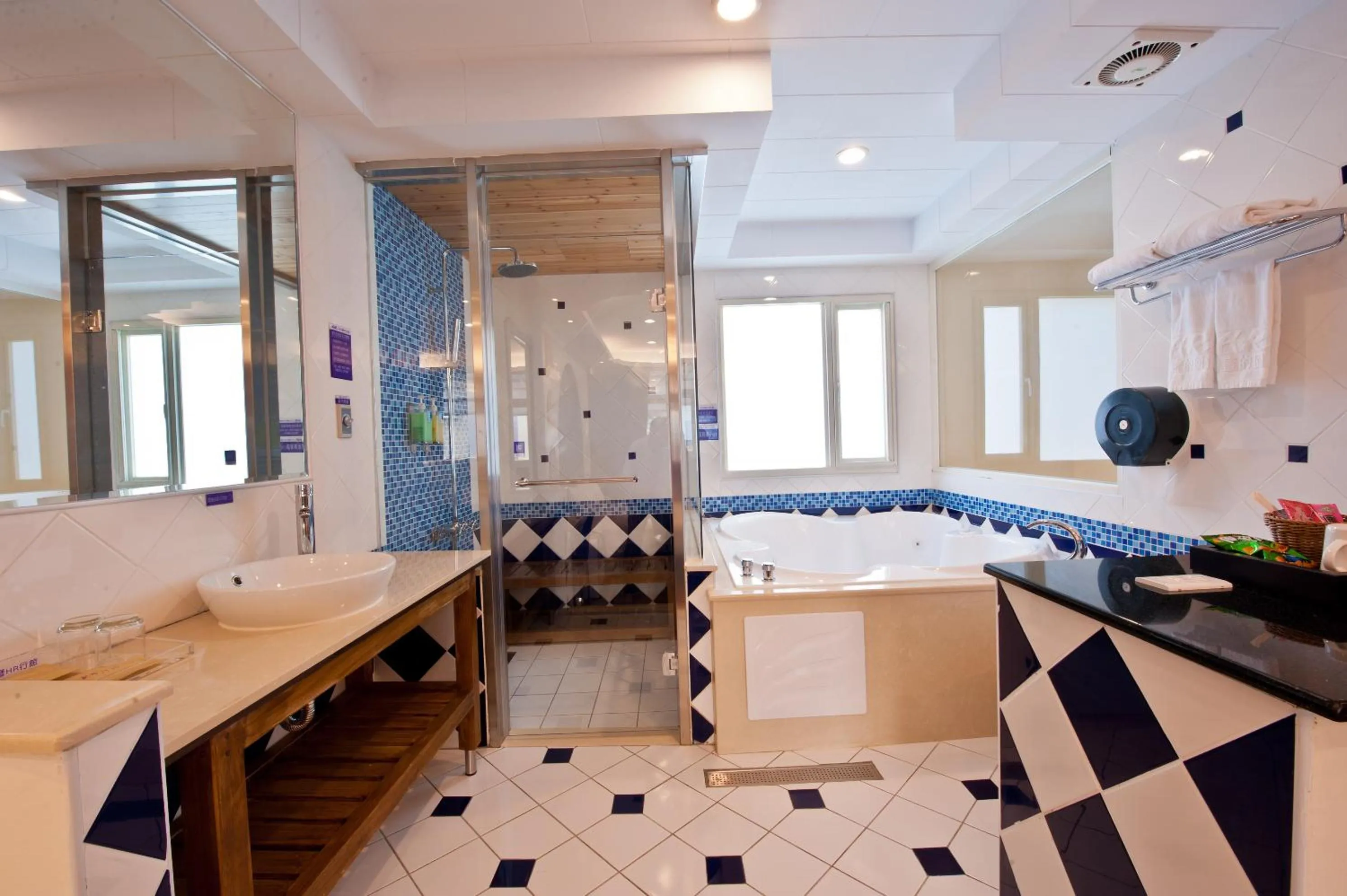 Bathroom in Yudali Motel