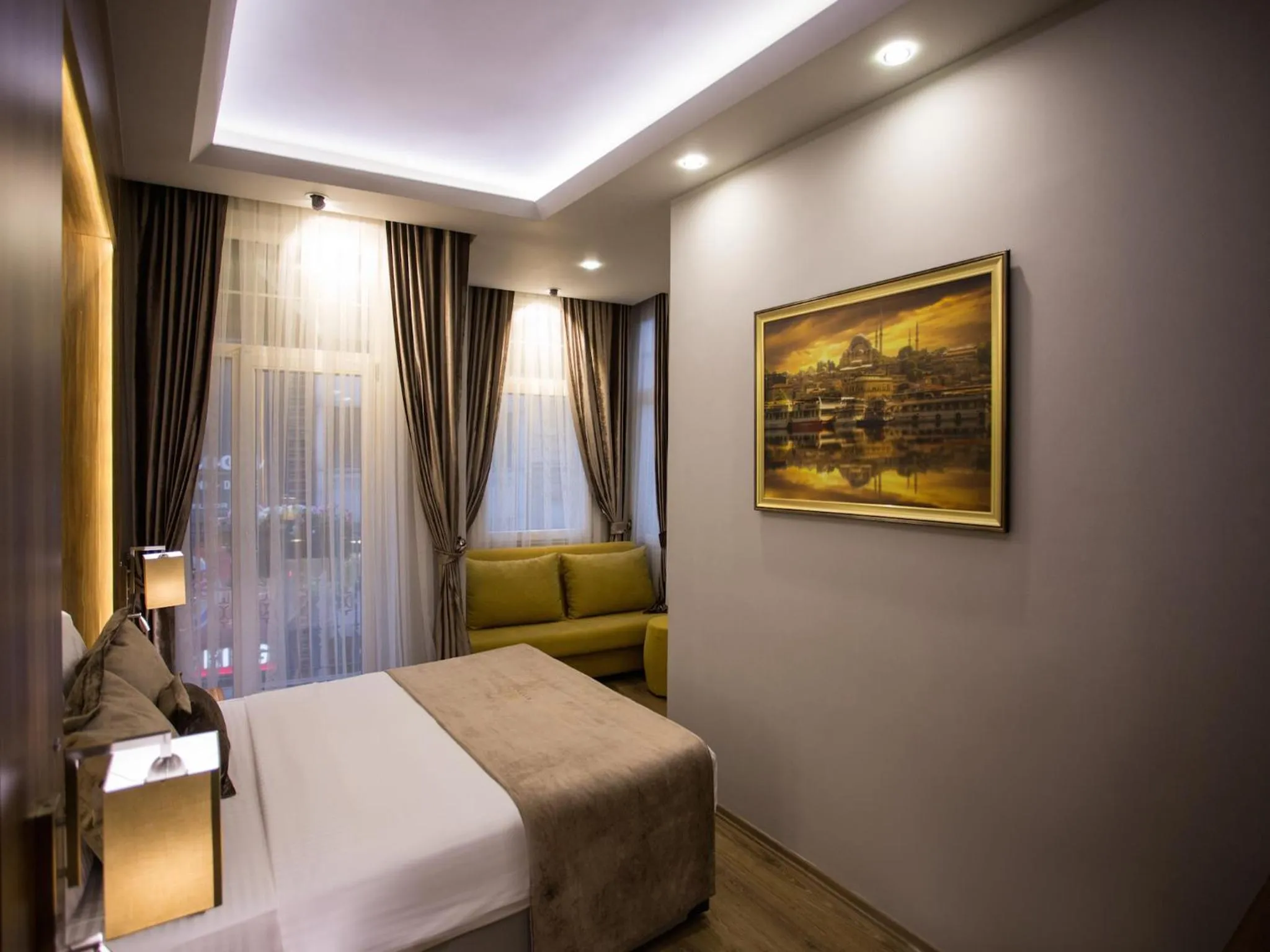 Photo of the whole room, Bed in Bonne Sante Hotel