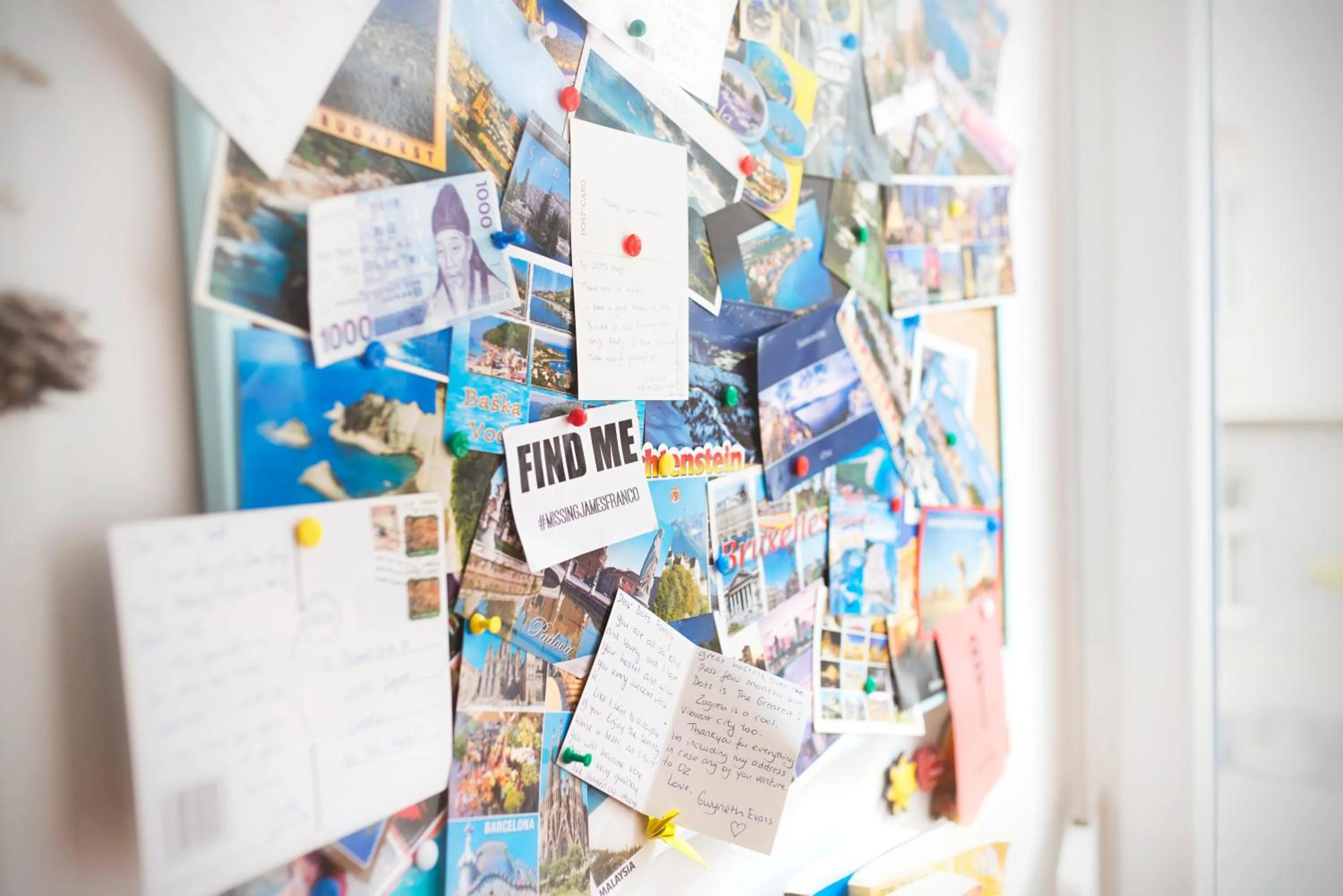 Communal lounge/ TV room in The Dots Hostel