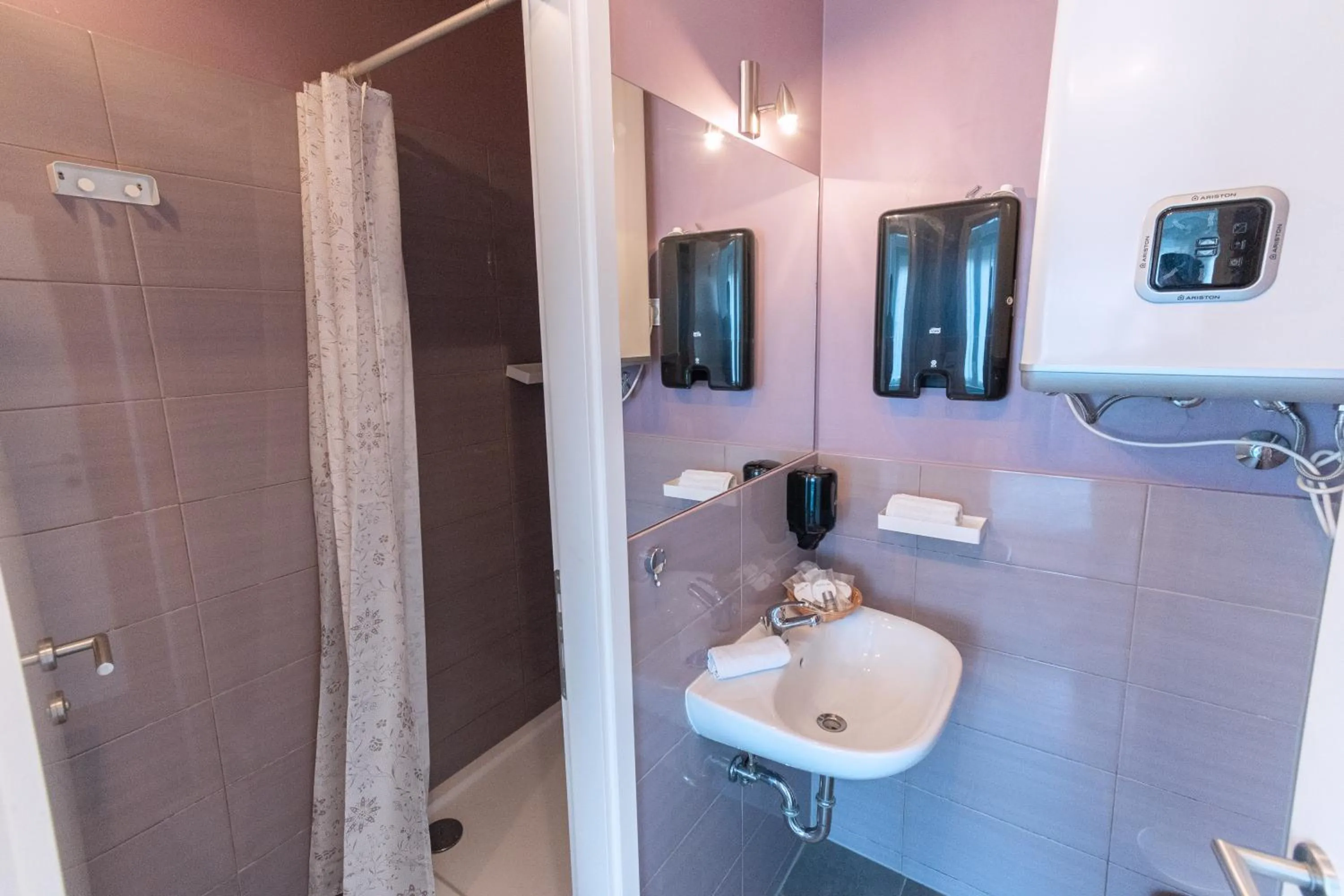 Bathroom in The Dots Hostel