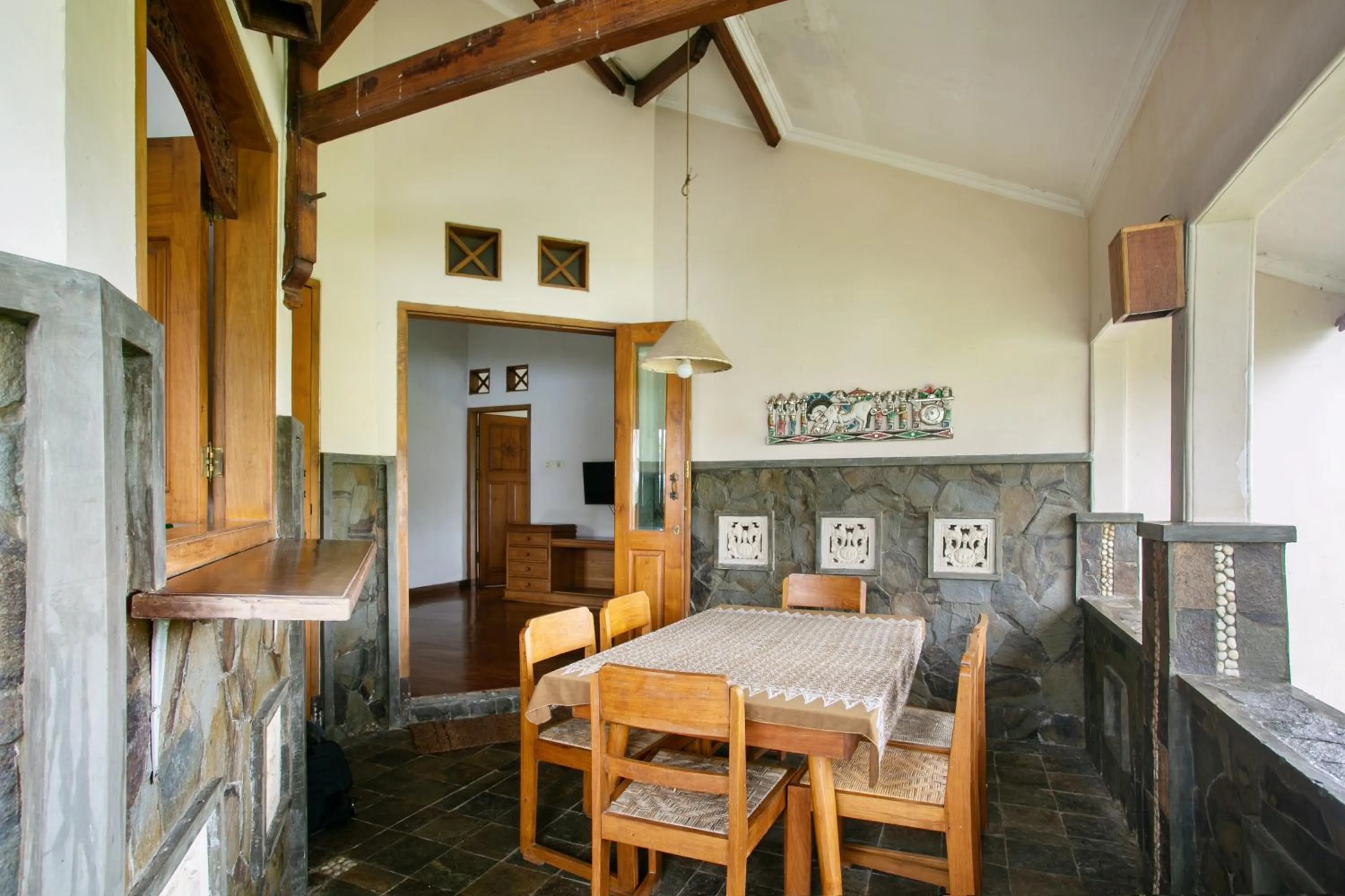 Dining area in Shanty's House