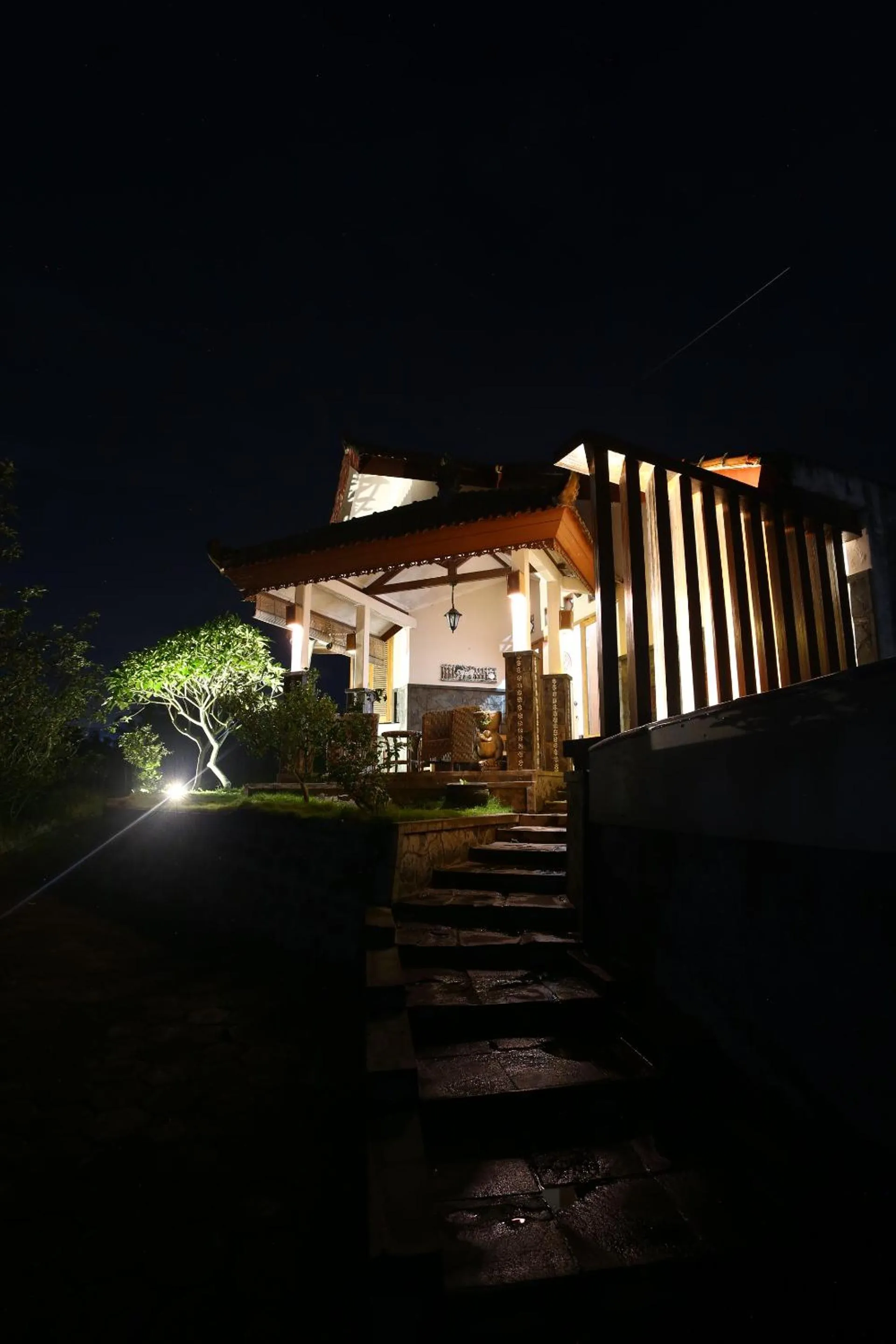 Facade/entrance in Shanty's House