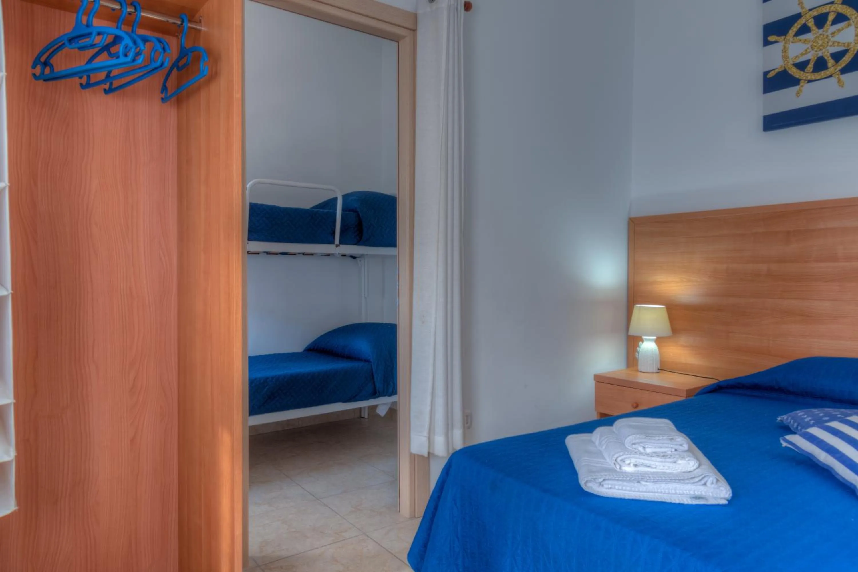 Photo of the whole room, Bed in Aquarium Residence