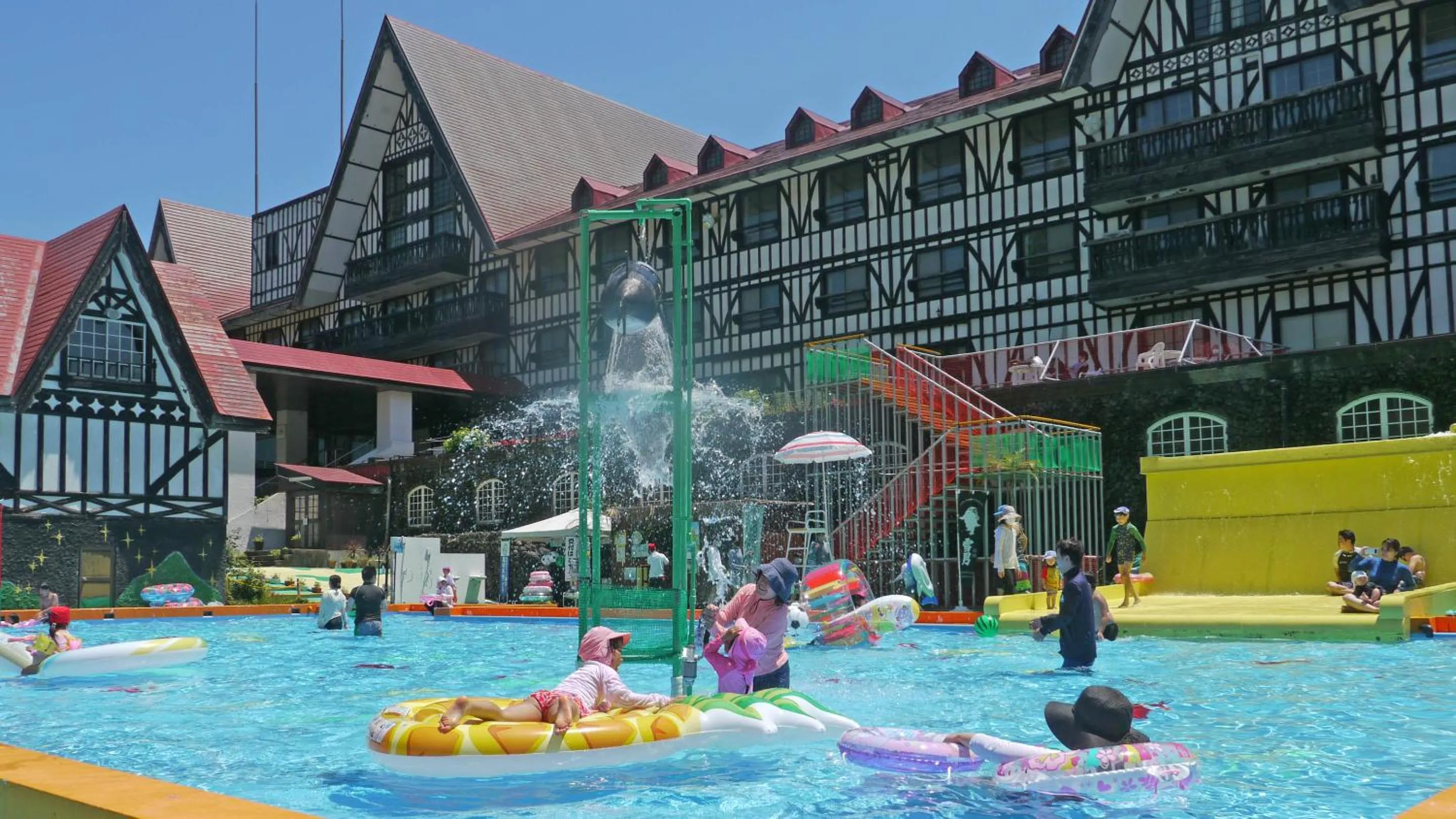 Swimming pool in Hotel Green Plaza Joetsu