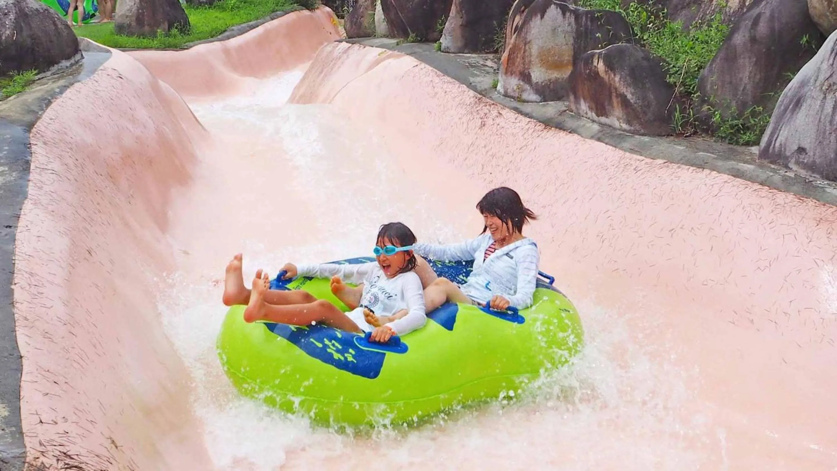 Swimming pool in Hotel Green Plaza Joetsu