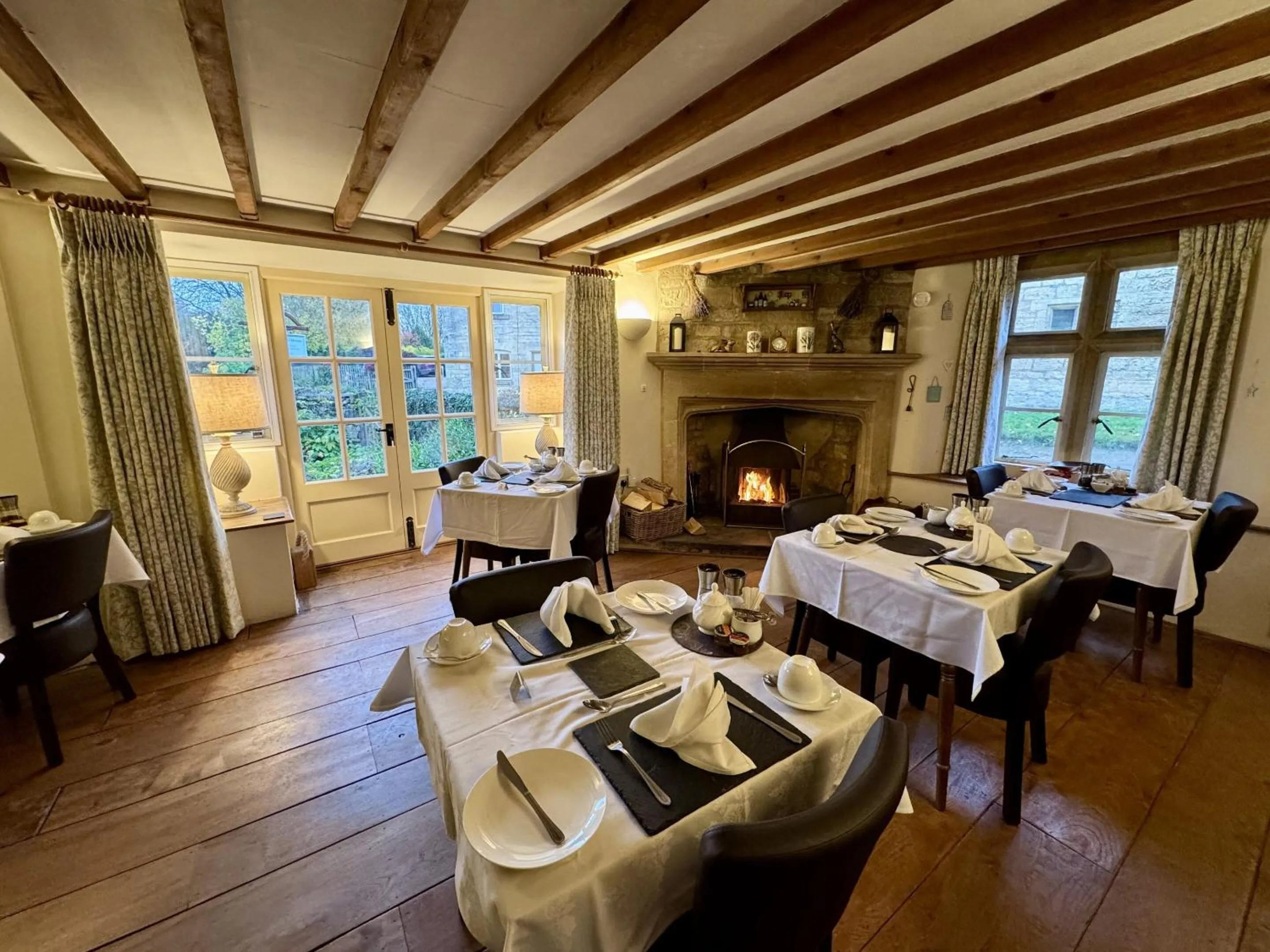 Dining area in Guiting Guest House