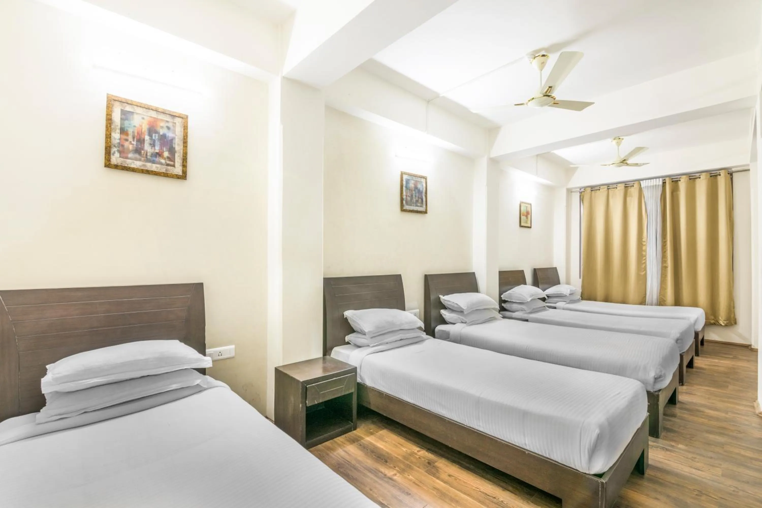 Bed in Hotel Sher-E-Punjab & Spa