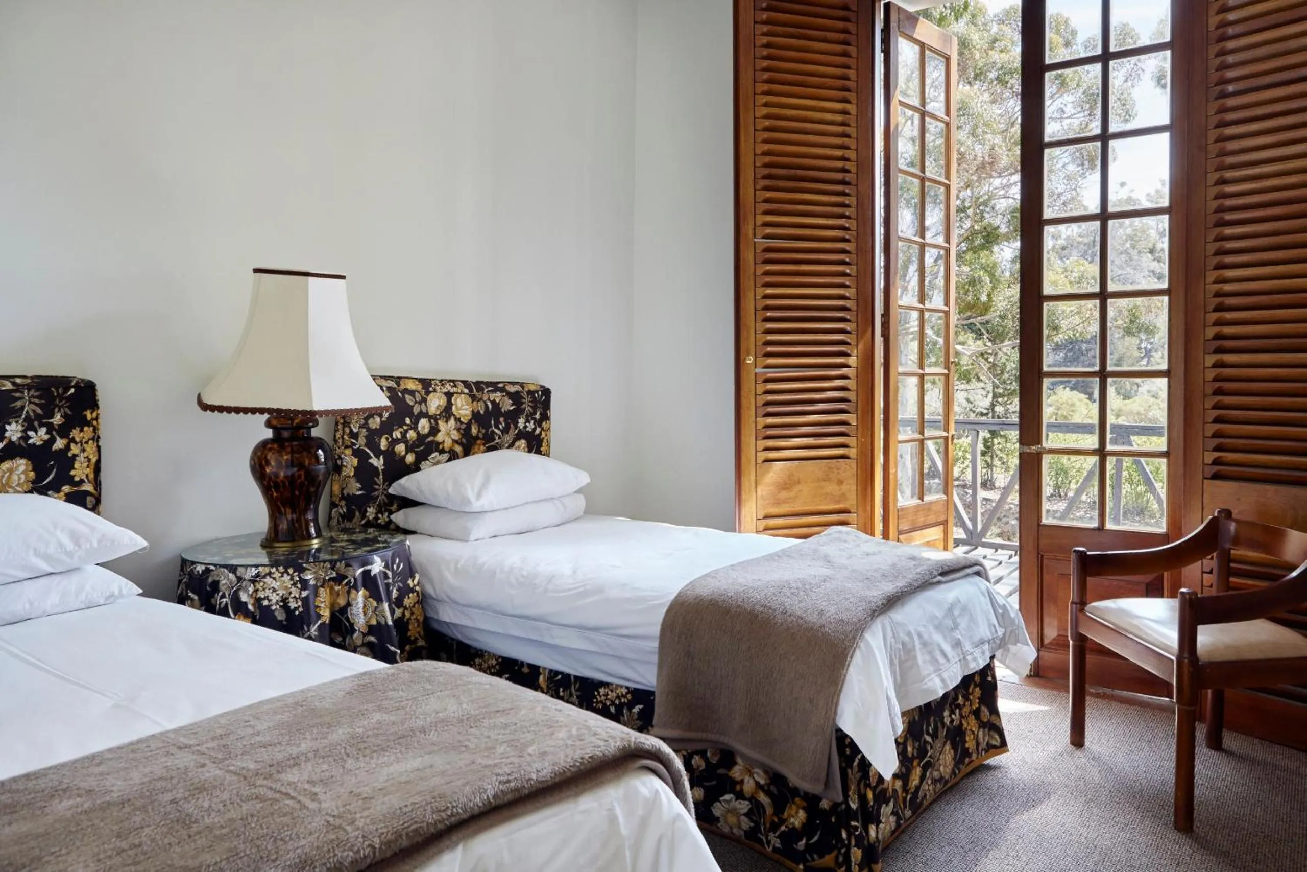 Bedroom, Bed in Lord Milner Hotel