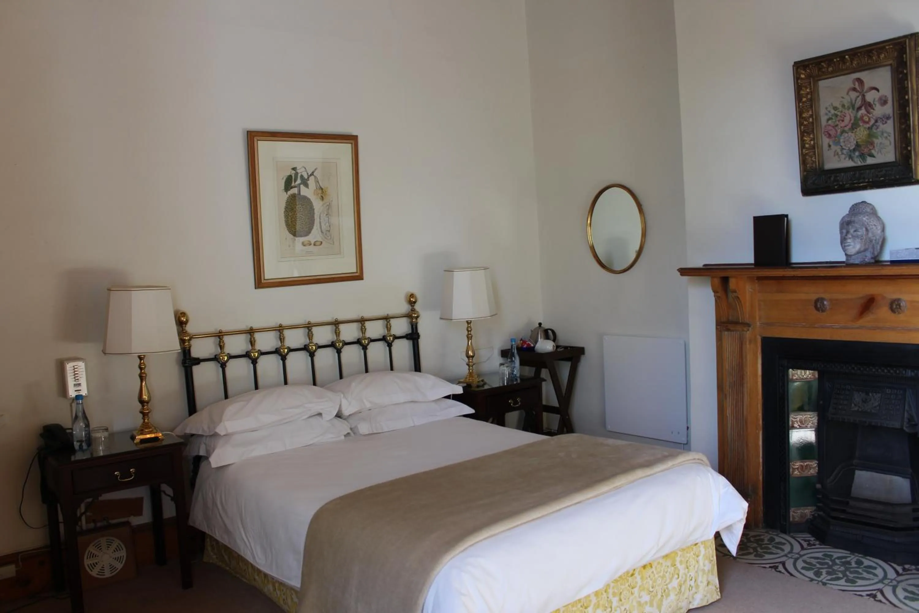 Bedroom, Bed in Lord Milner Hotel