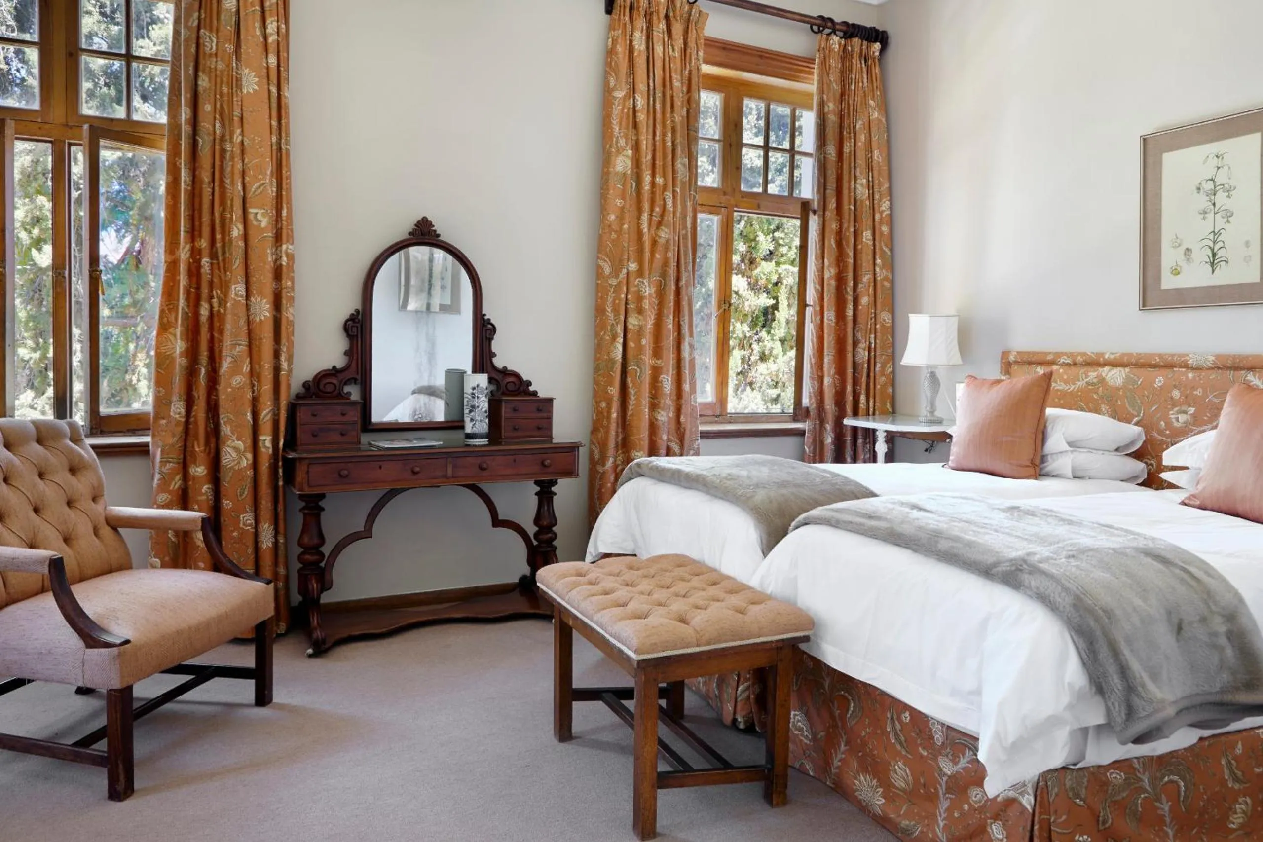 Bedroom, Bed in Lord Milner Hotel