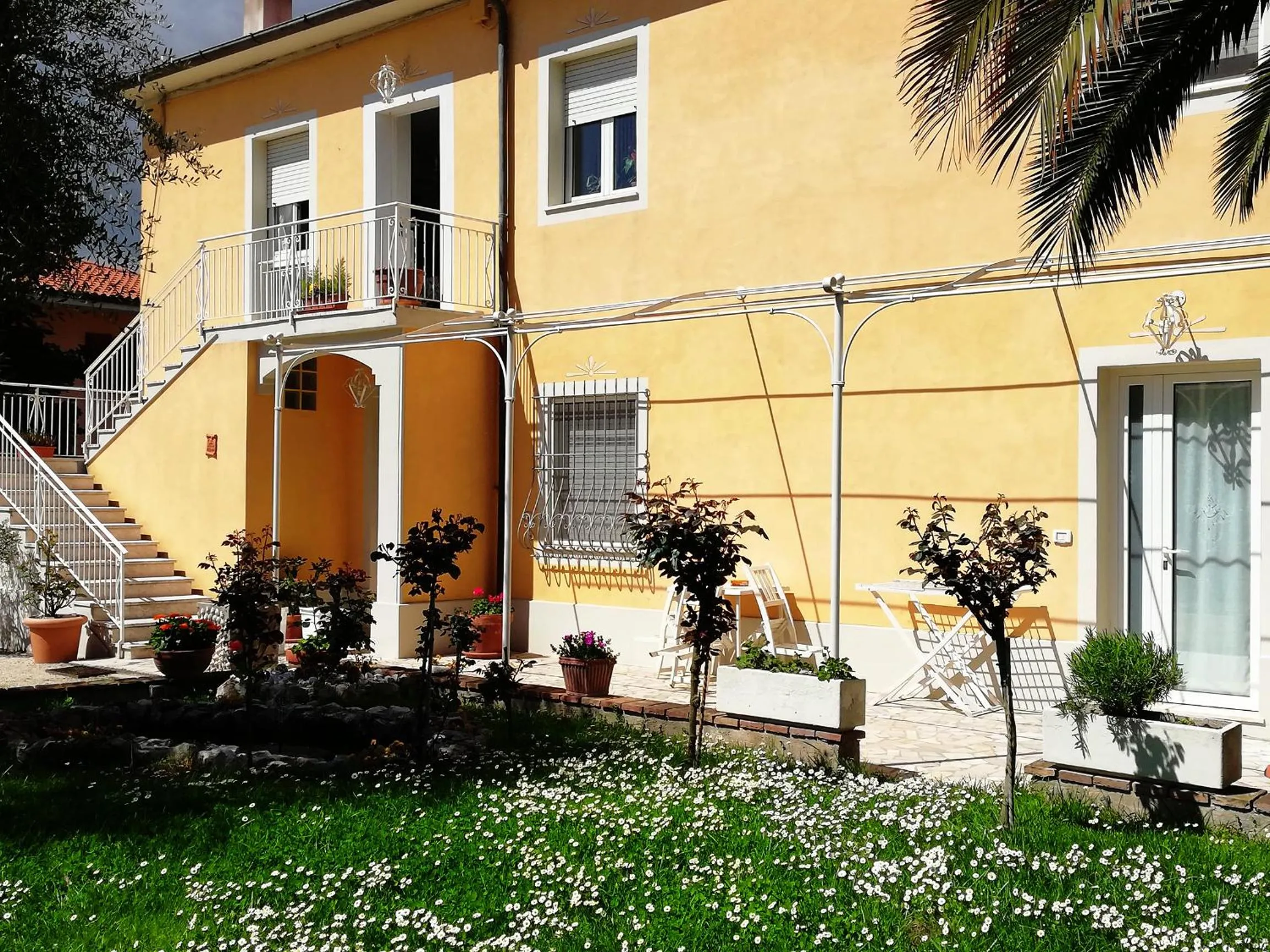 Property building in La Ginestra