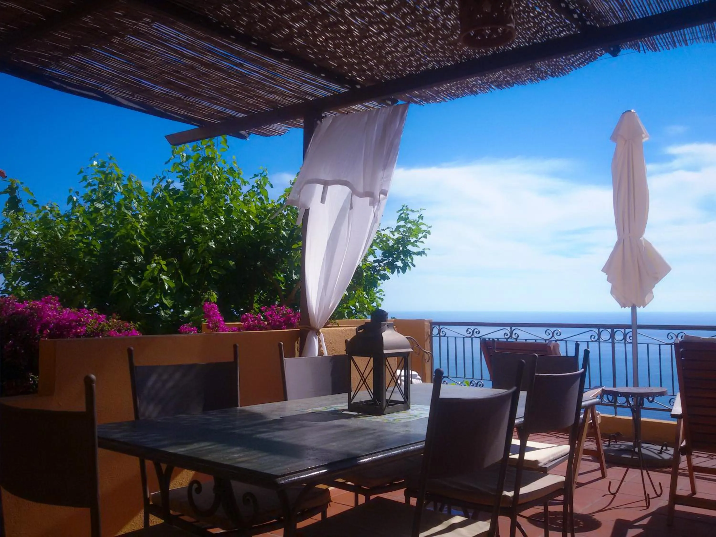 Balcony/Terrace in Marulivo Hotel