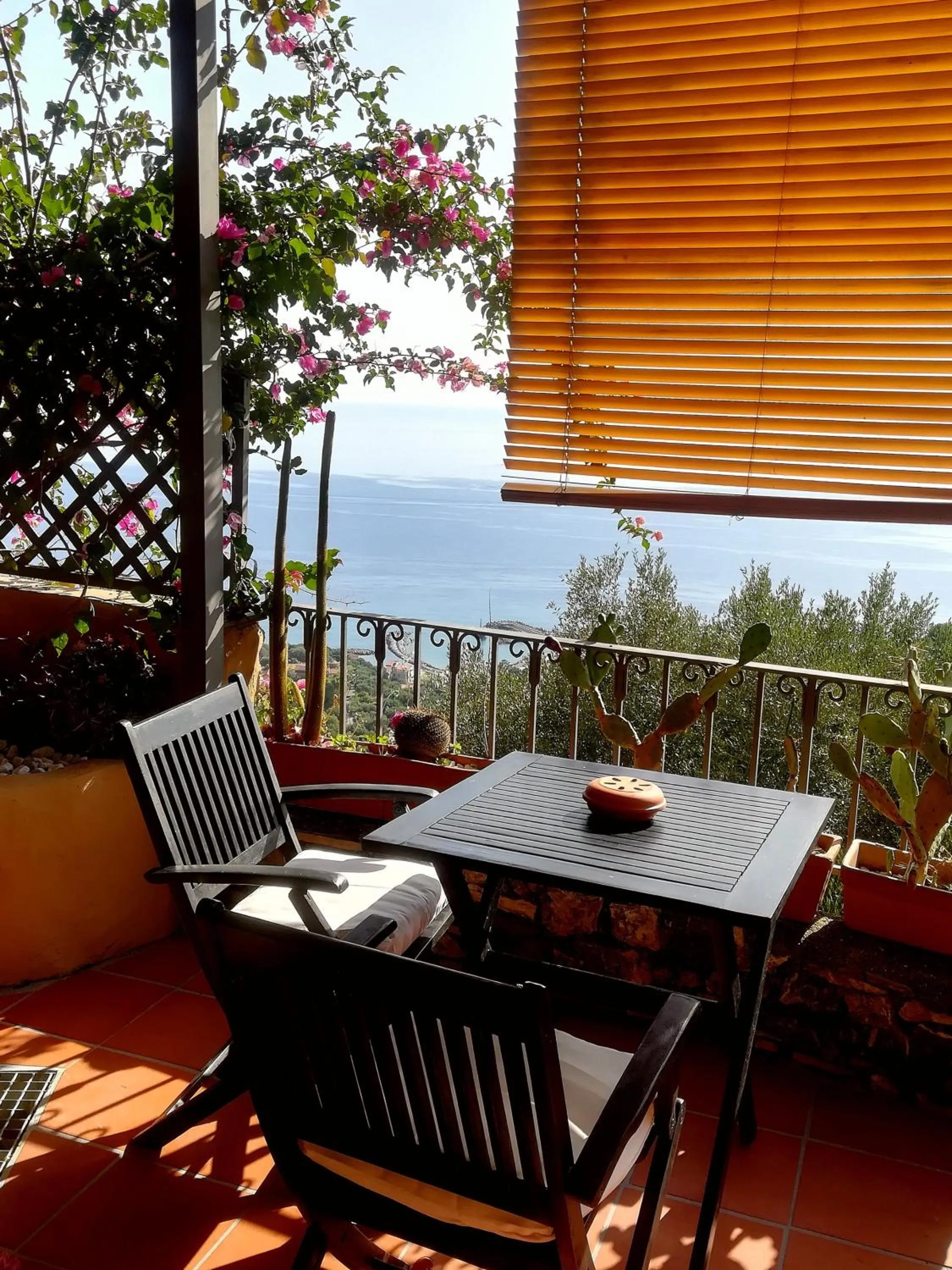 Balcony/Terrace in Marulivo Hotel