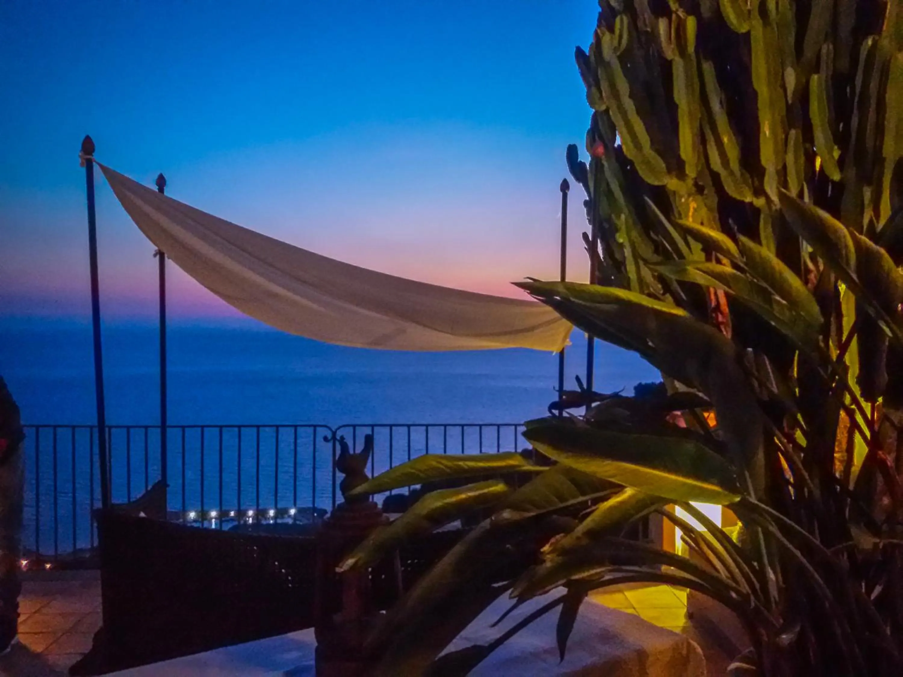 Balcony/Terrace in Marulivo Hotel