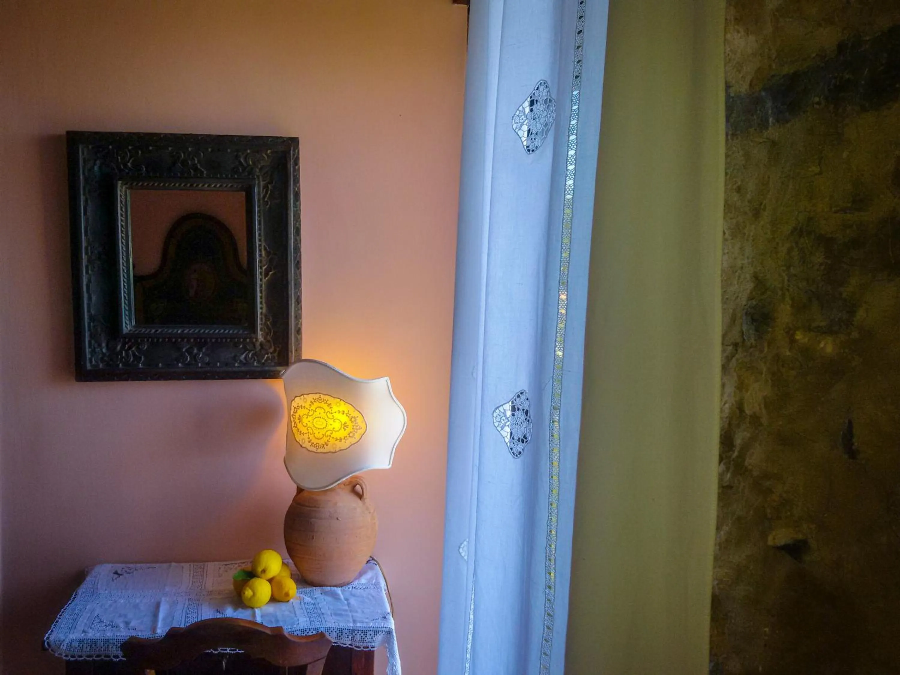 Decorative detail in Marulivo Hotel