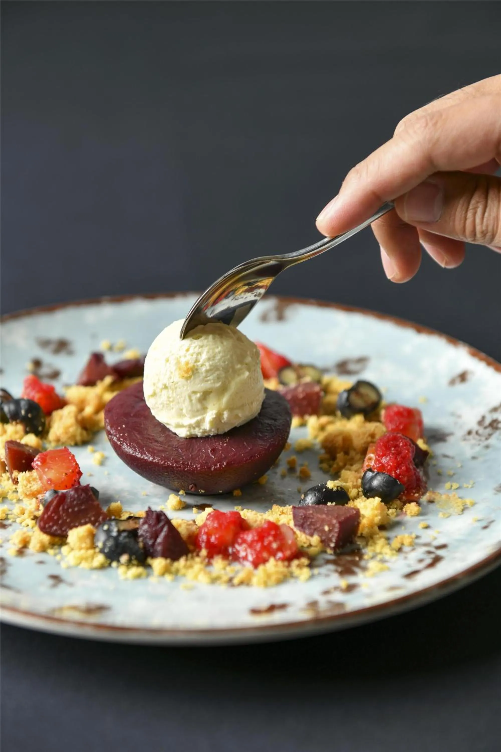 Restaurant/places to eat in Kempinski Hotel Gold Coast City