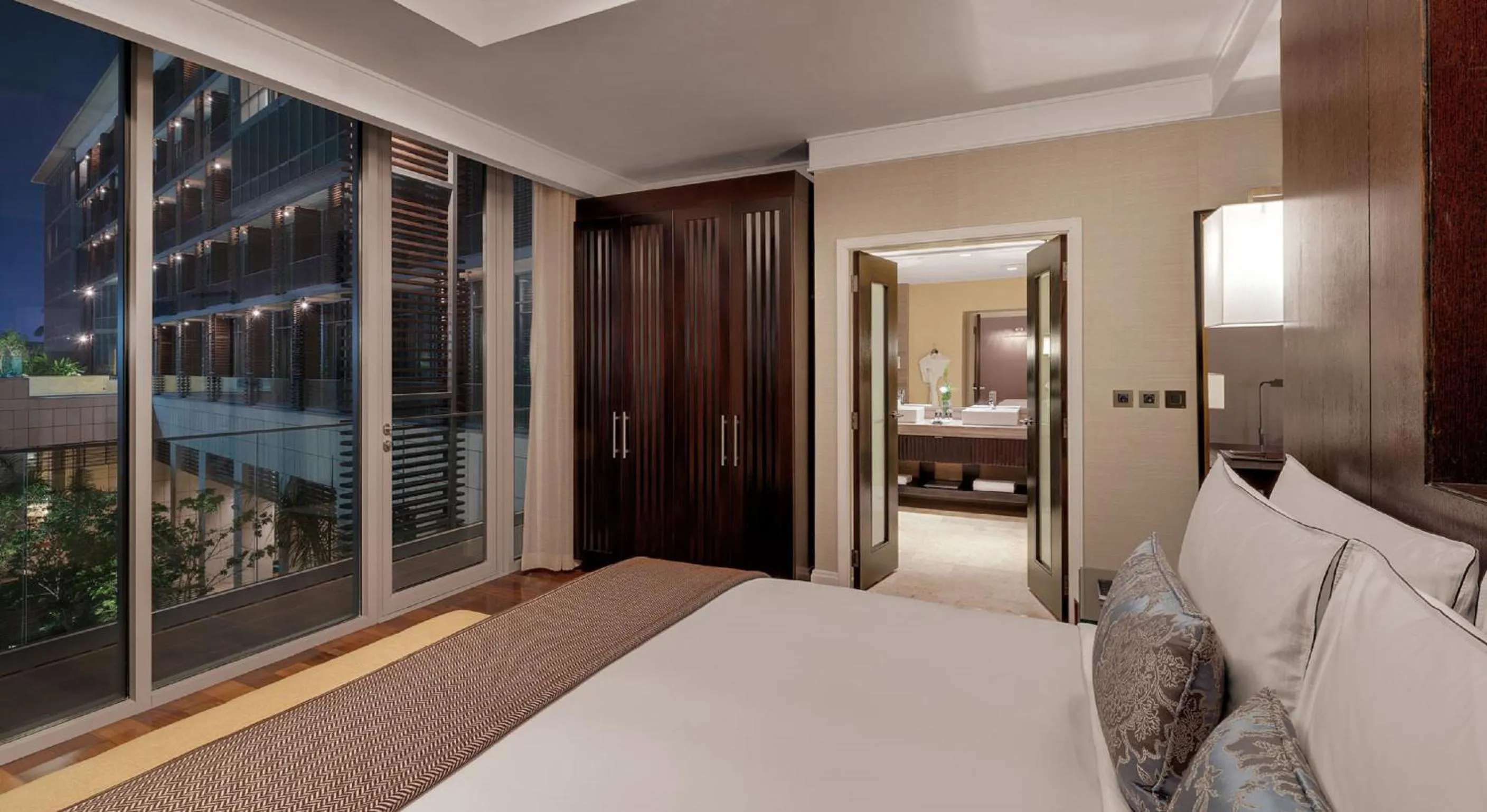 Pool view, Bed in Kempinski Hotel Gold Coast City