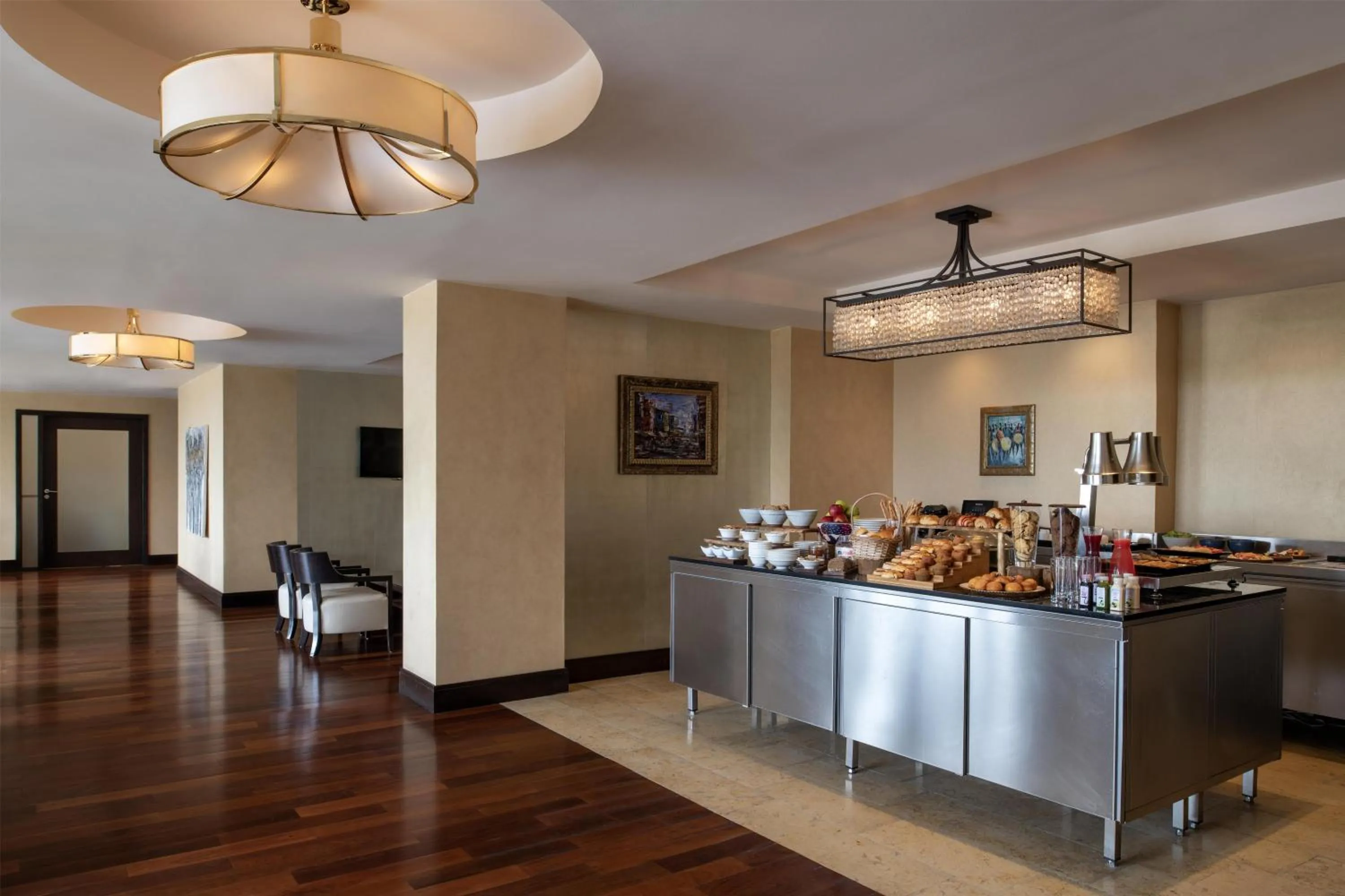 Lounge or bar in Kempinski Hotel Gold Coast City