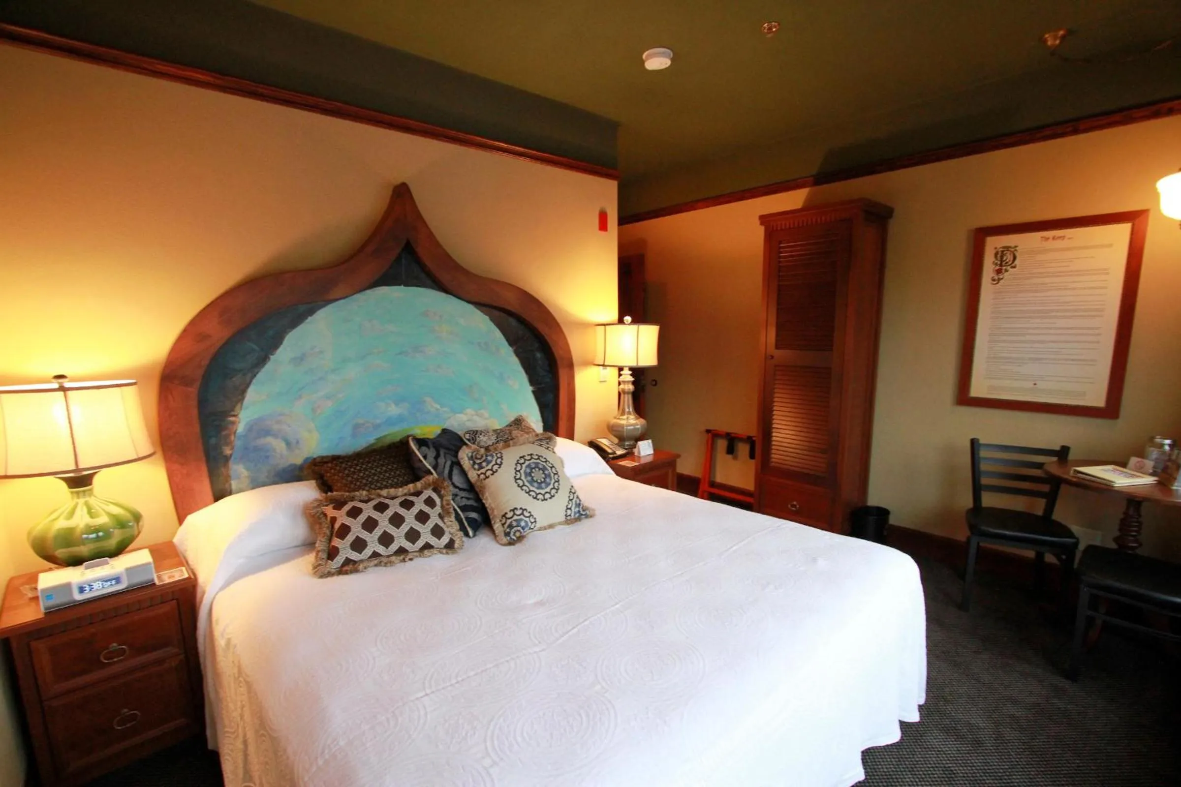 Photo of the whole room, Bed in McMenamins Kennedy School