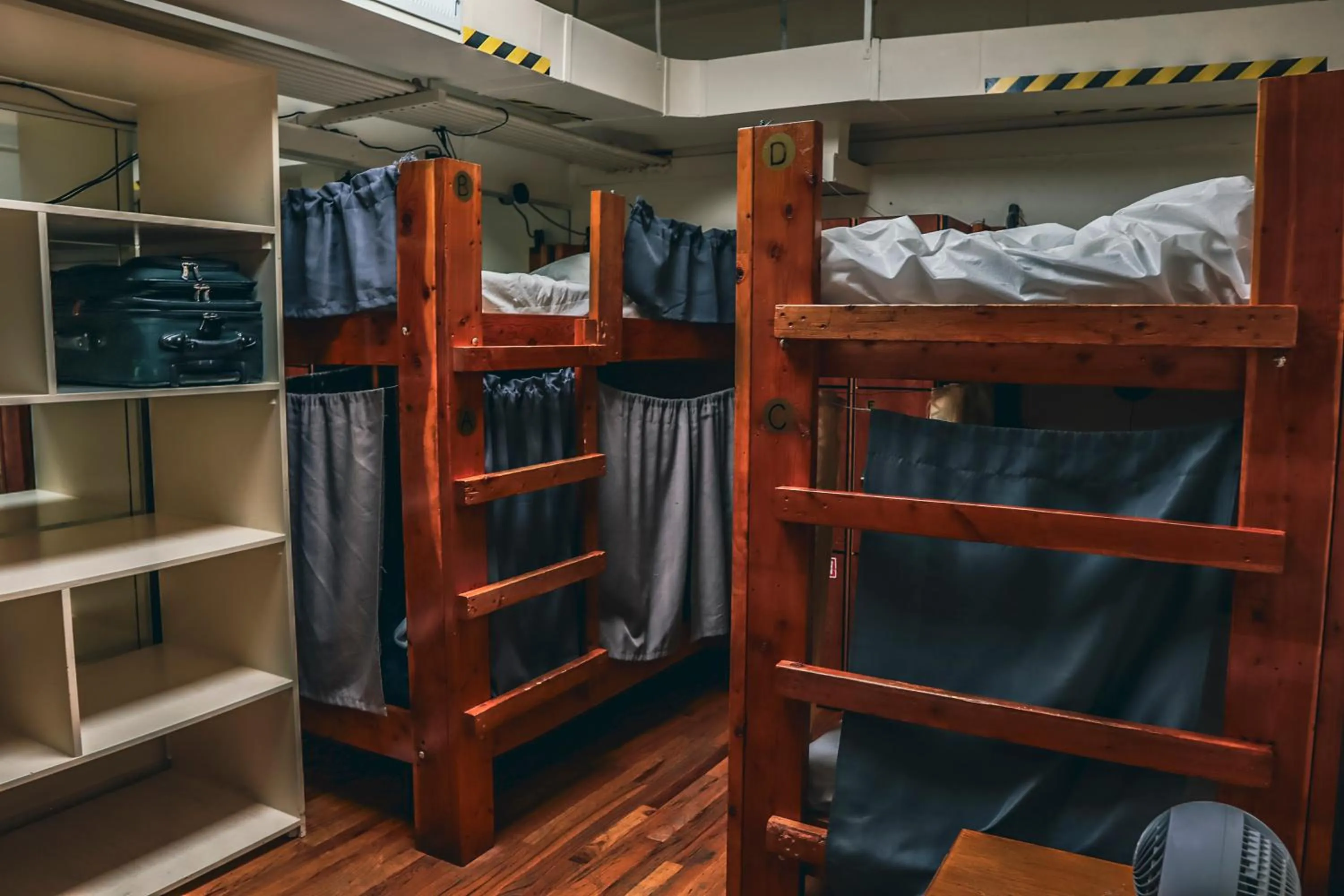 bunk bed, Bed in Treasure State Hostel