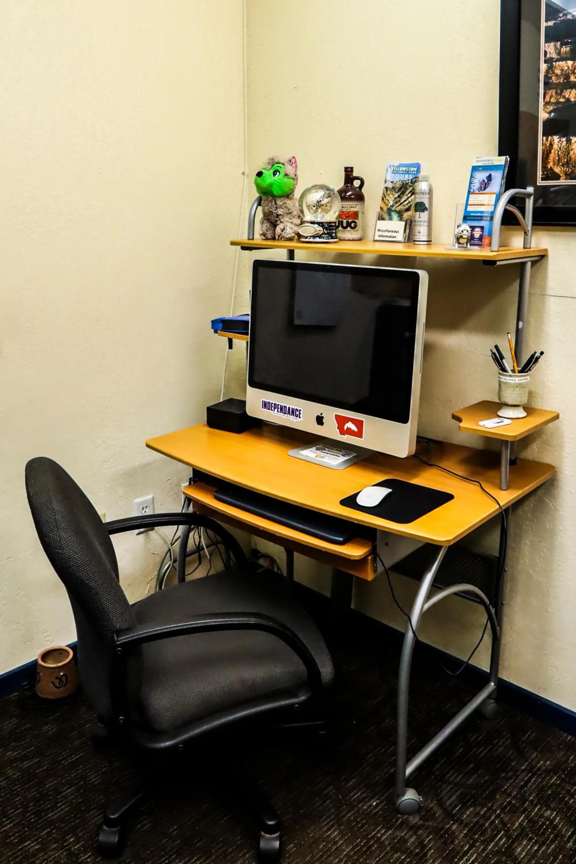 Library in Treasure State Hostel