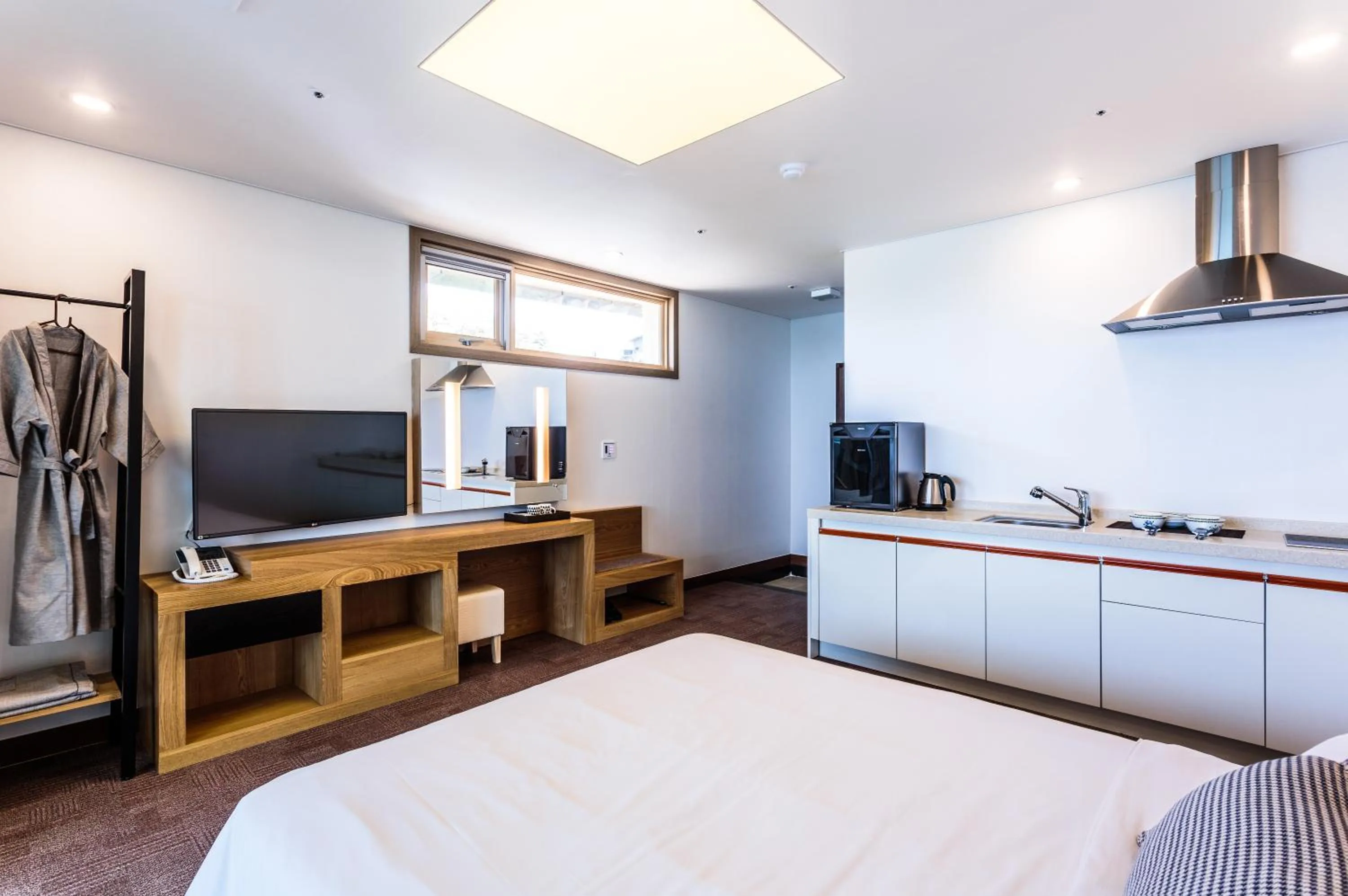 Photo of the whole room, Bed in Sea Stay Hotel