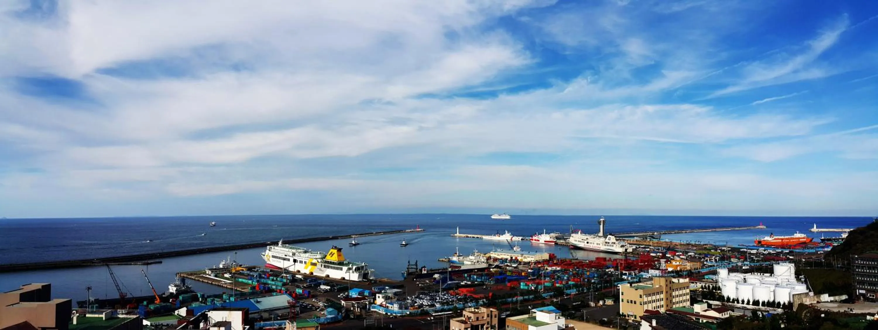 Sea view in Harbor Hotel