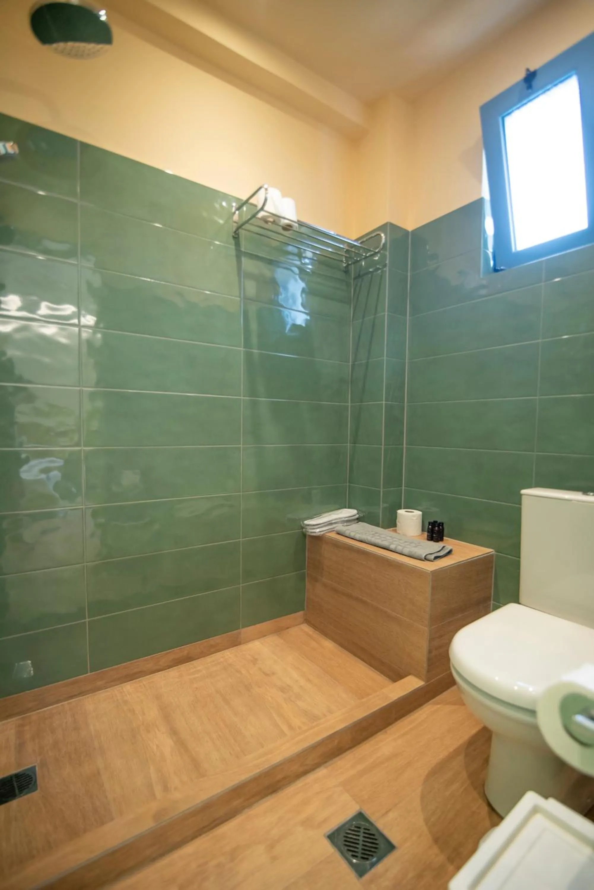 Shower in Saronis Hotel Agistri - Adults Only