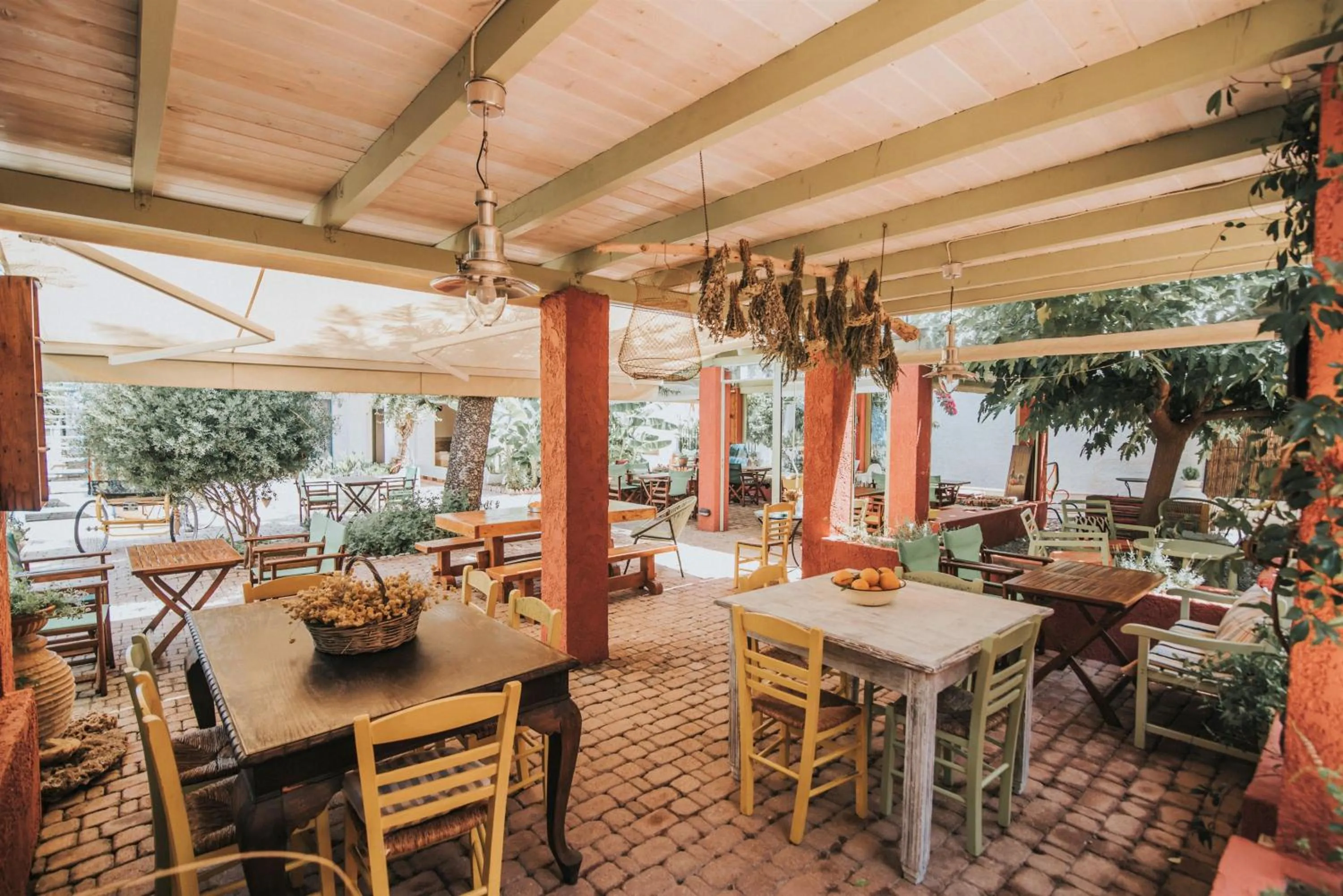 Restaurant/places to eat in Saronis Hotel Agistri - Adults Only