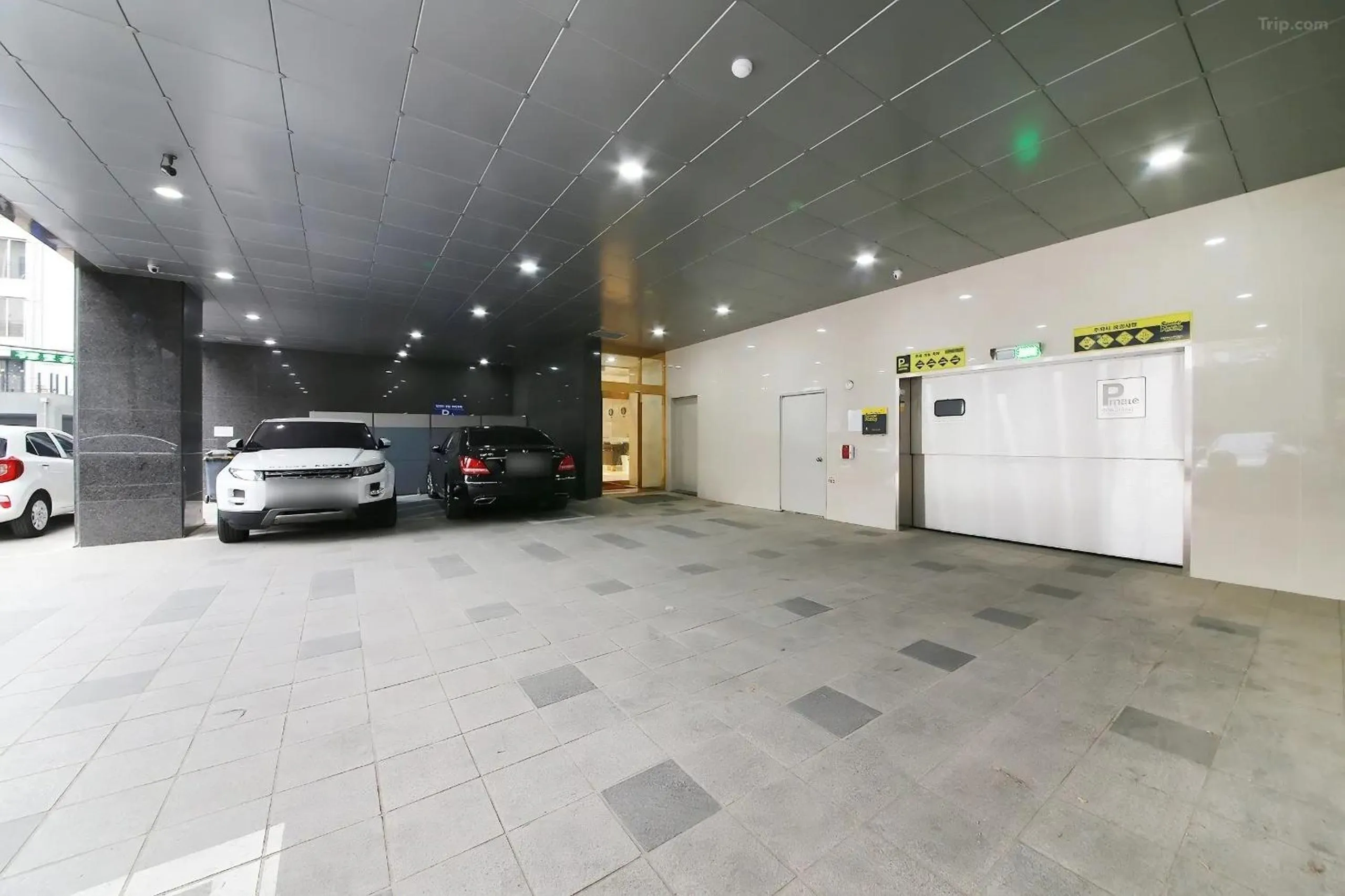 Parking in Hotel L'art Gimpo