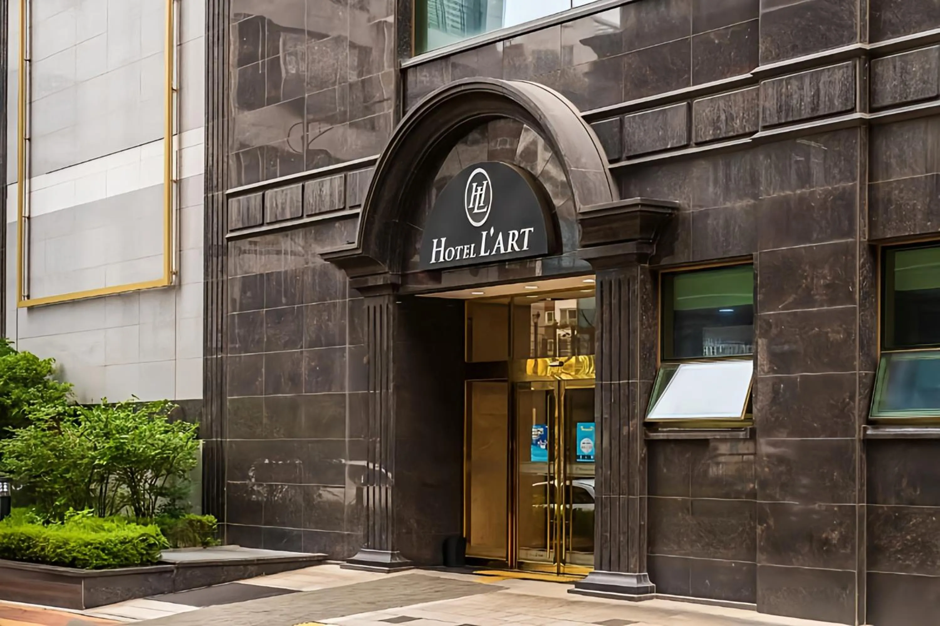 Property building in Hotel L'art Gimpo