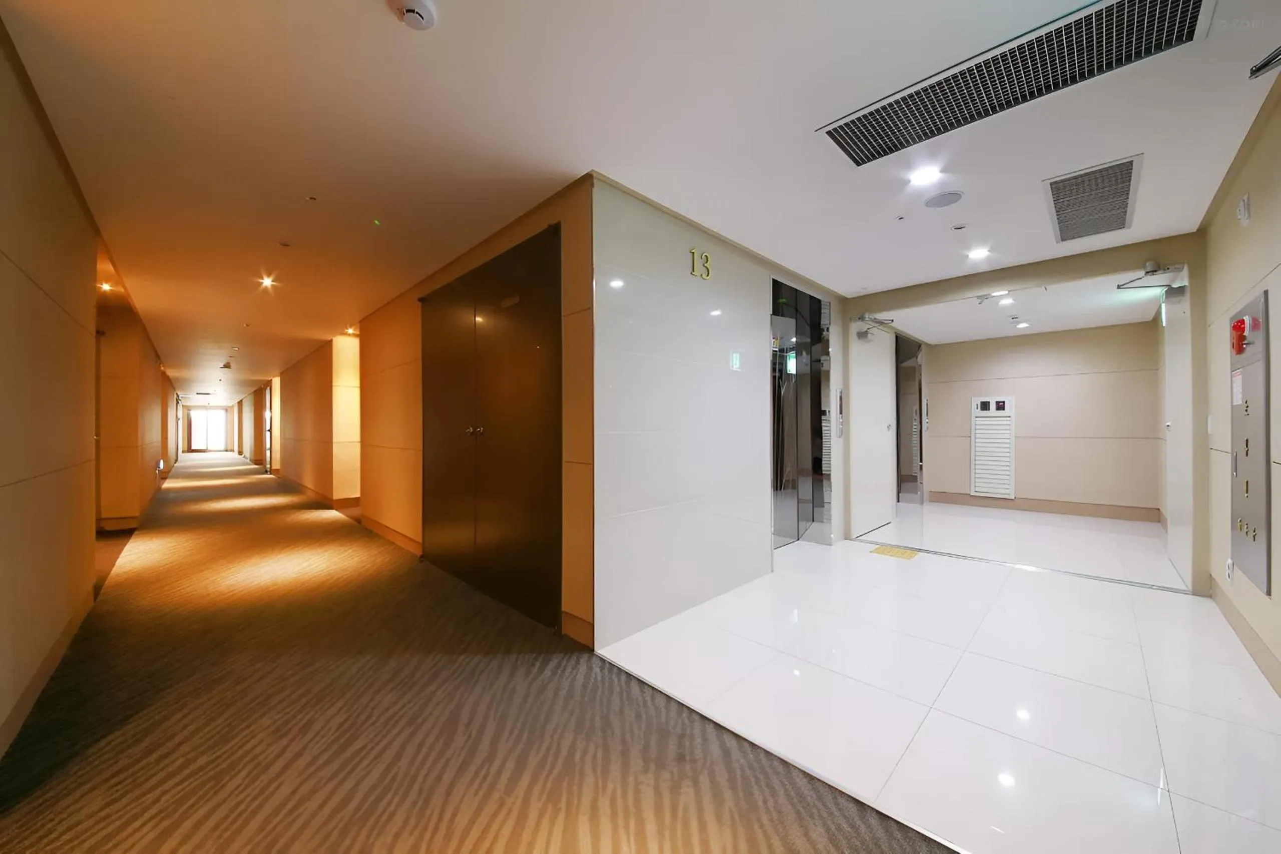 Property building in Hotel L'art Gimpo