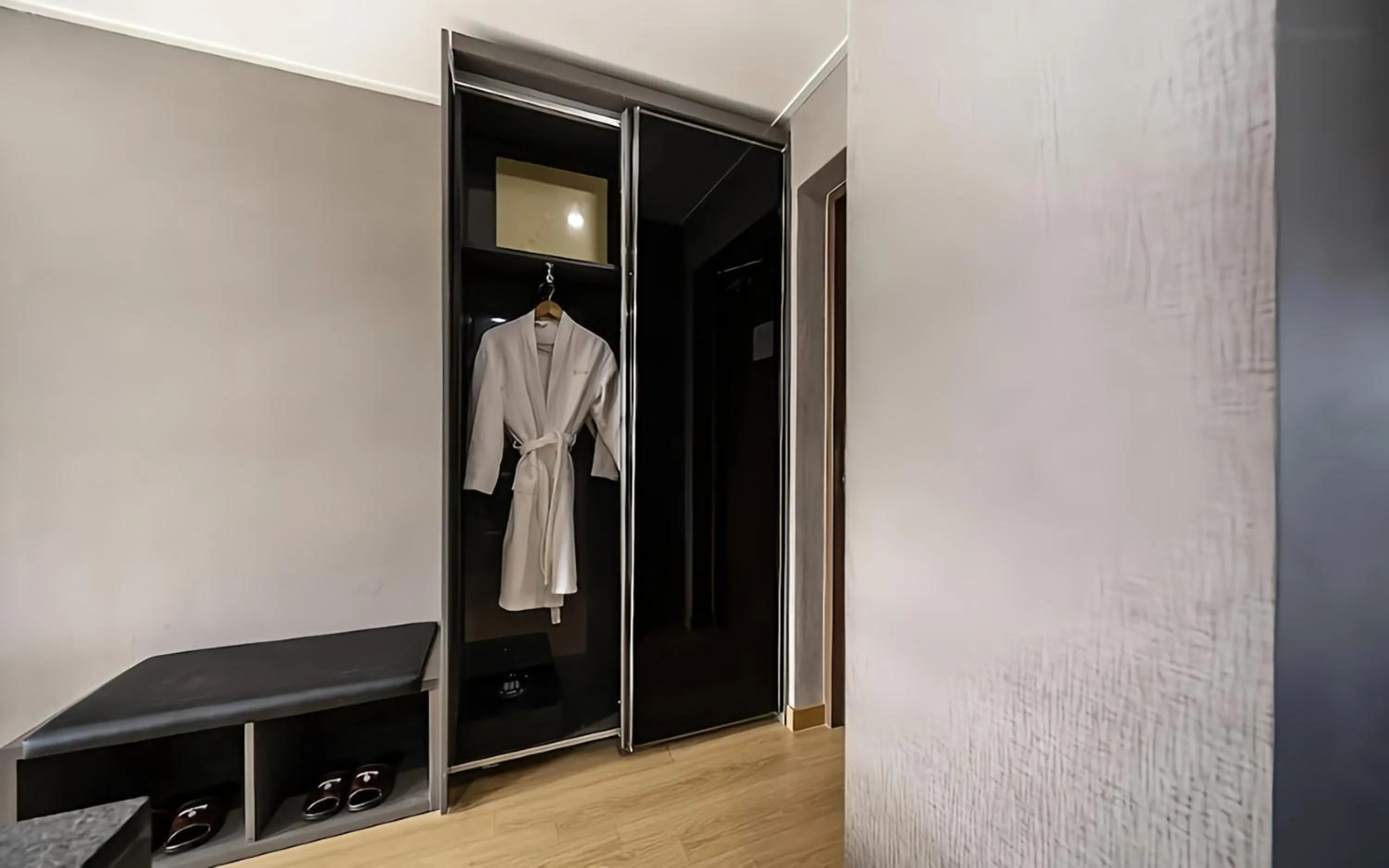 Property building in Hotel L'art Gimpo