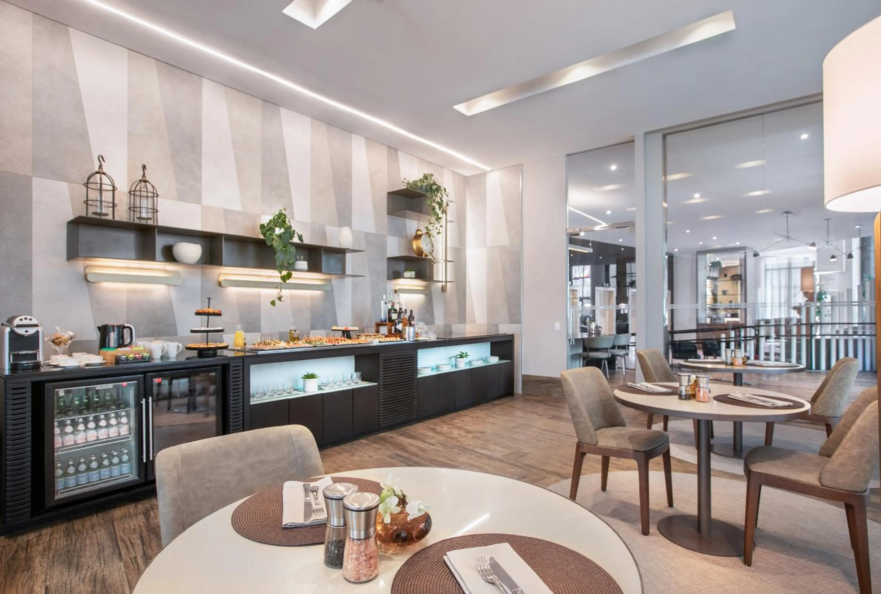 Lounge or bar in Meliá Jardim Europa