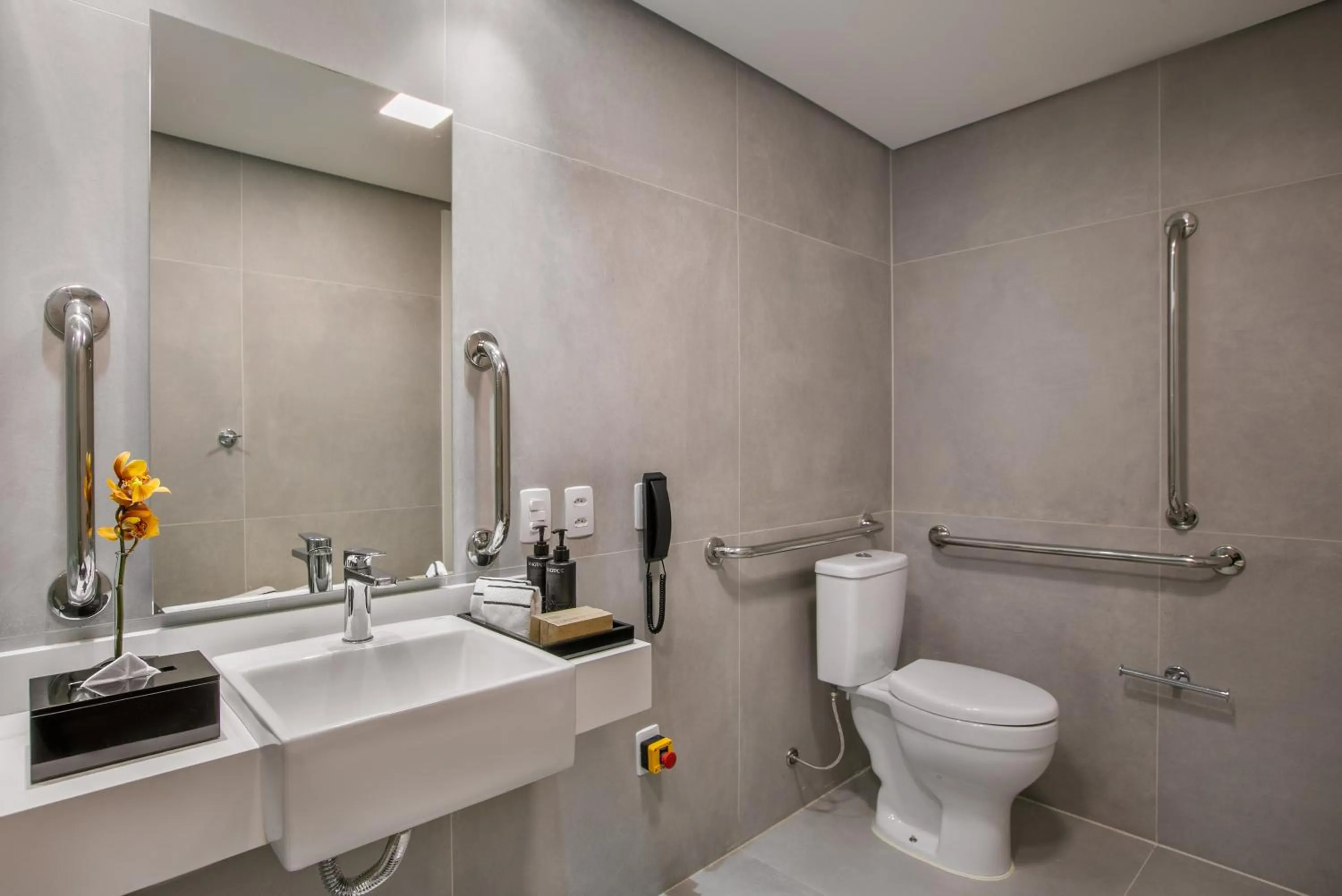 Bathroom in Meliá Jardim Europa