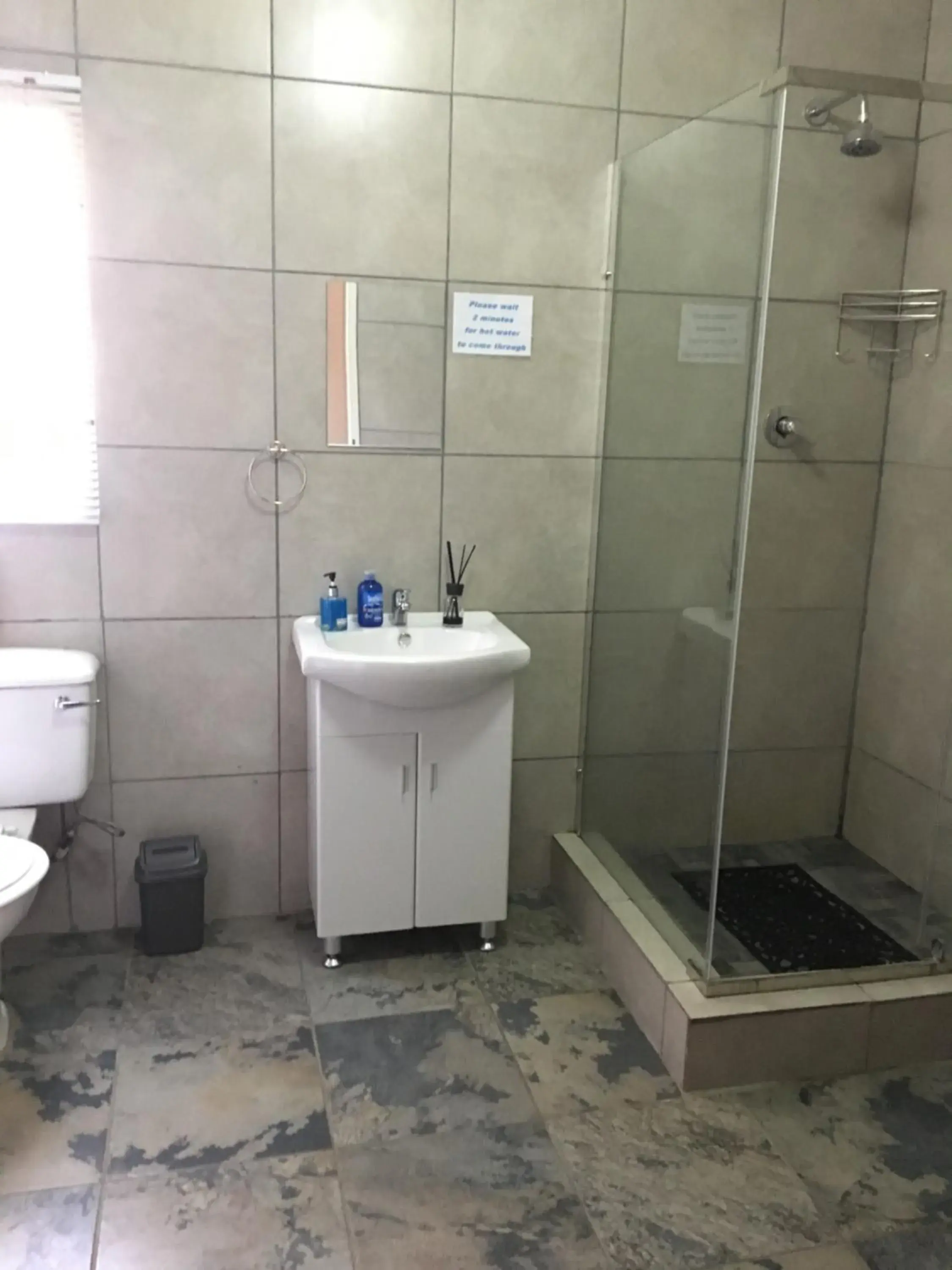 Triple Room in The Lighthouse Guesthouse Triple Room in The Lighthouse Guesthouse