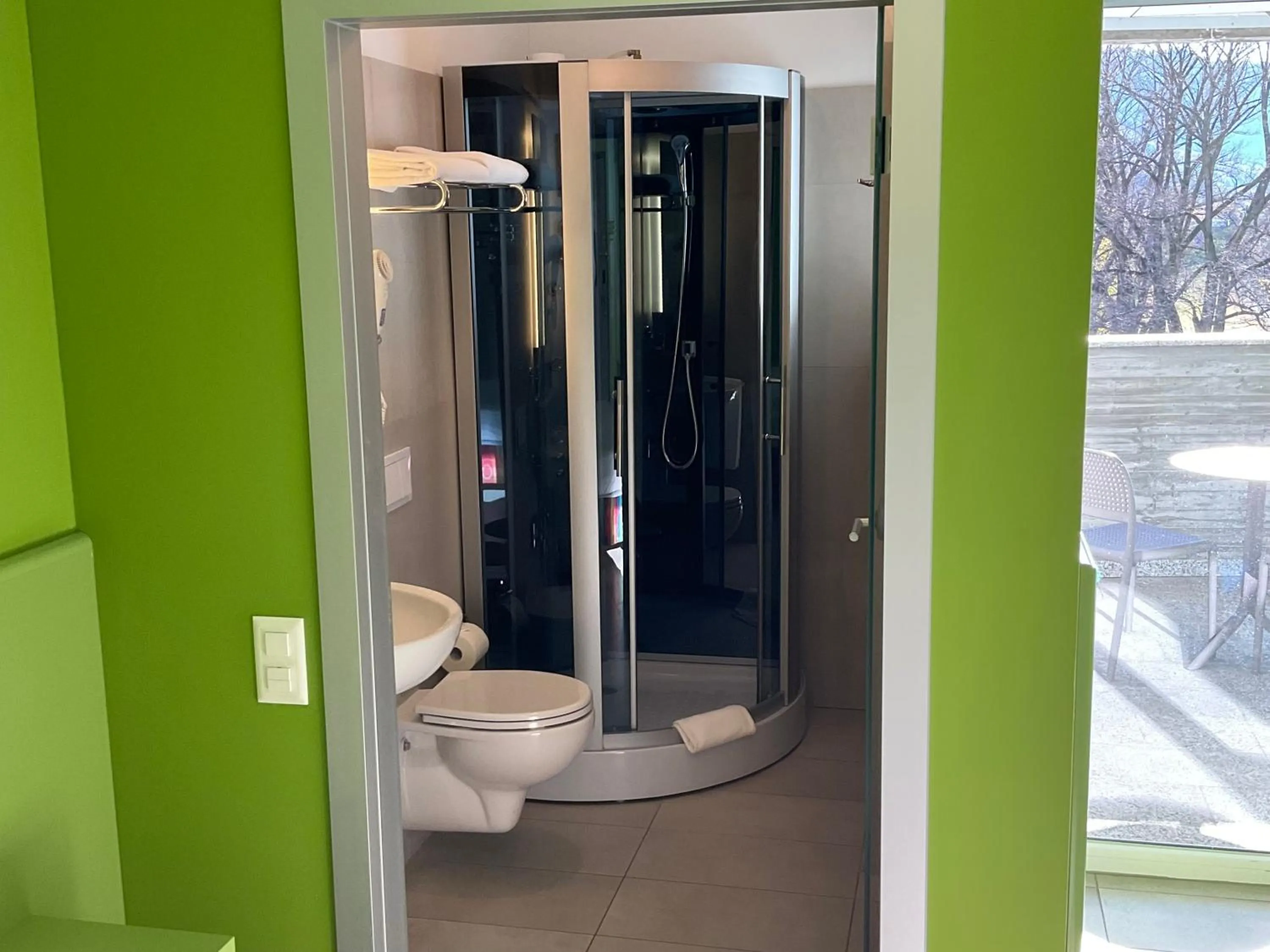 Shower in Hotel Liberty Self Check-In