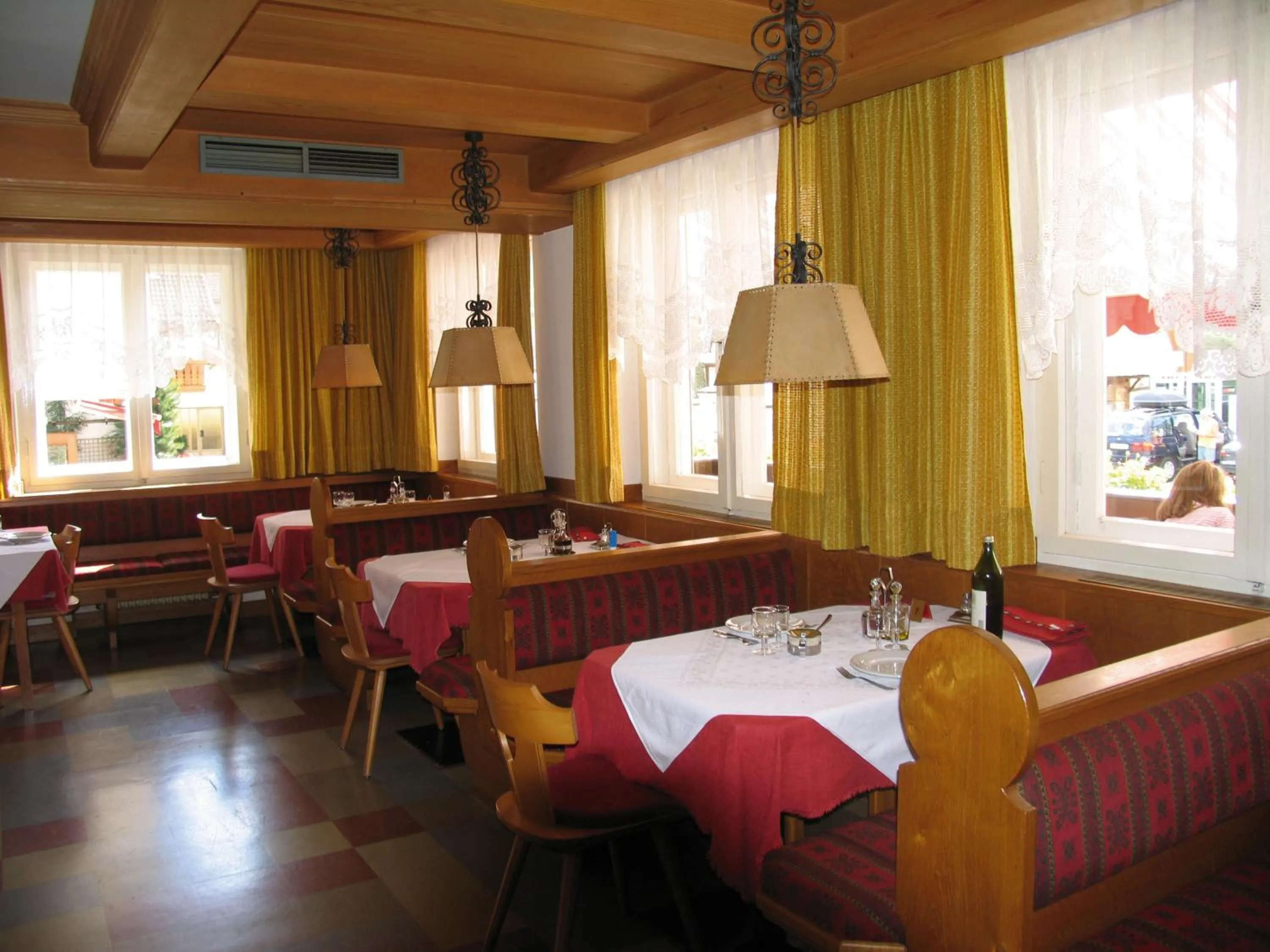 Restaurant/places to eat in Hotel Bruggerwirt