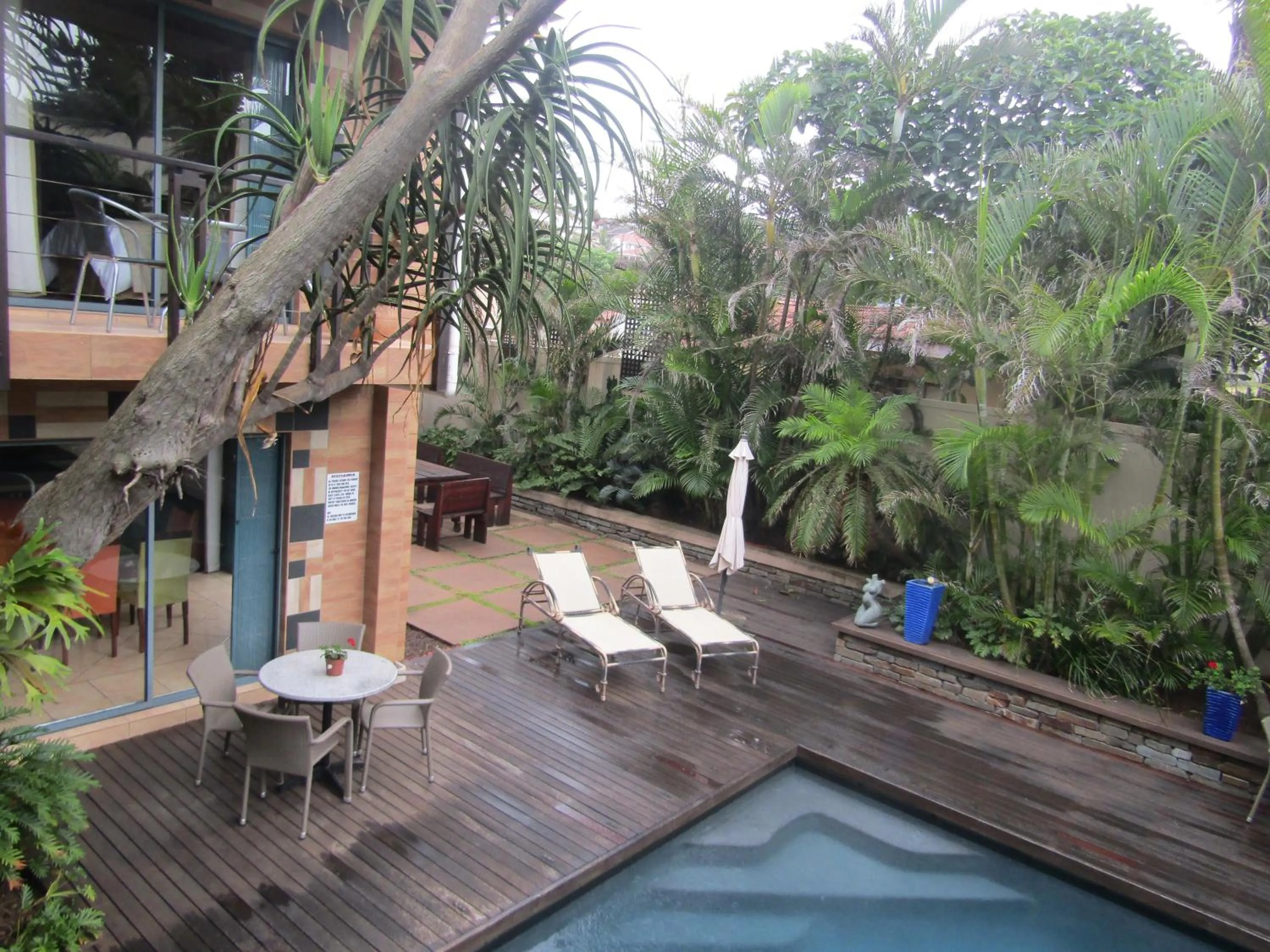 Swimming pool in Misty Blue Bed and Breakfast