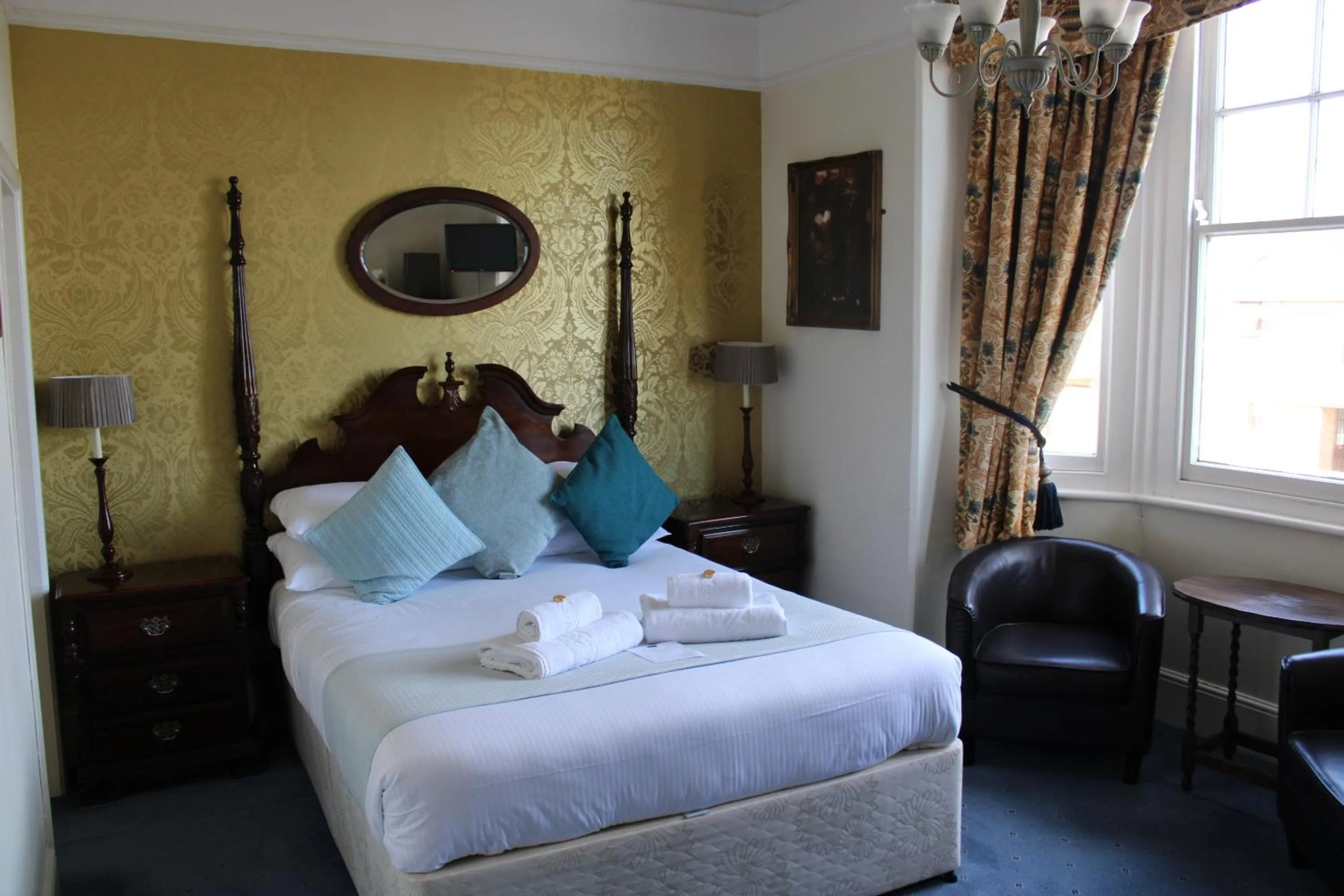 Bedroom, Bed in The Birdham Hotel & Restaurant