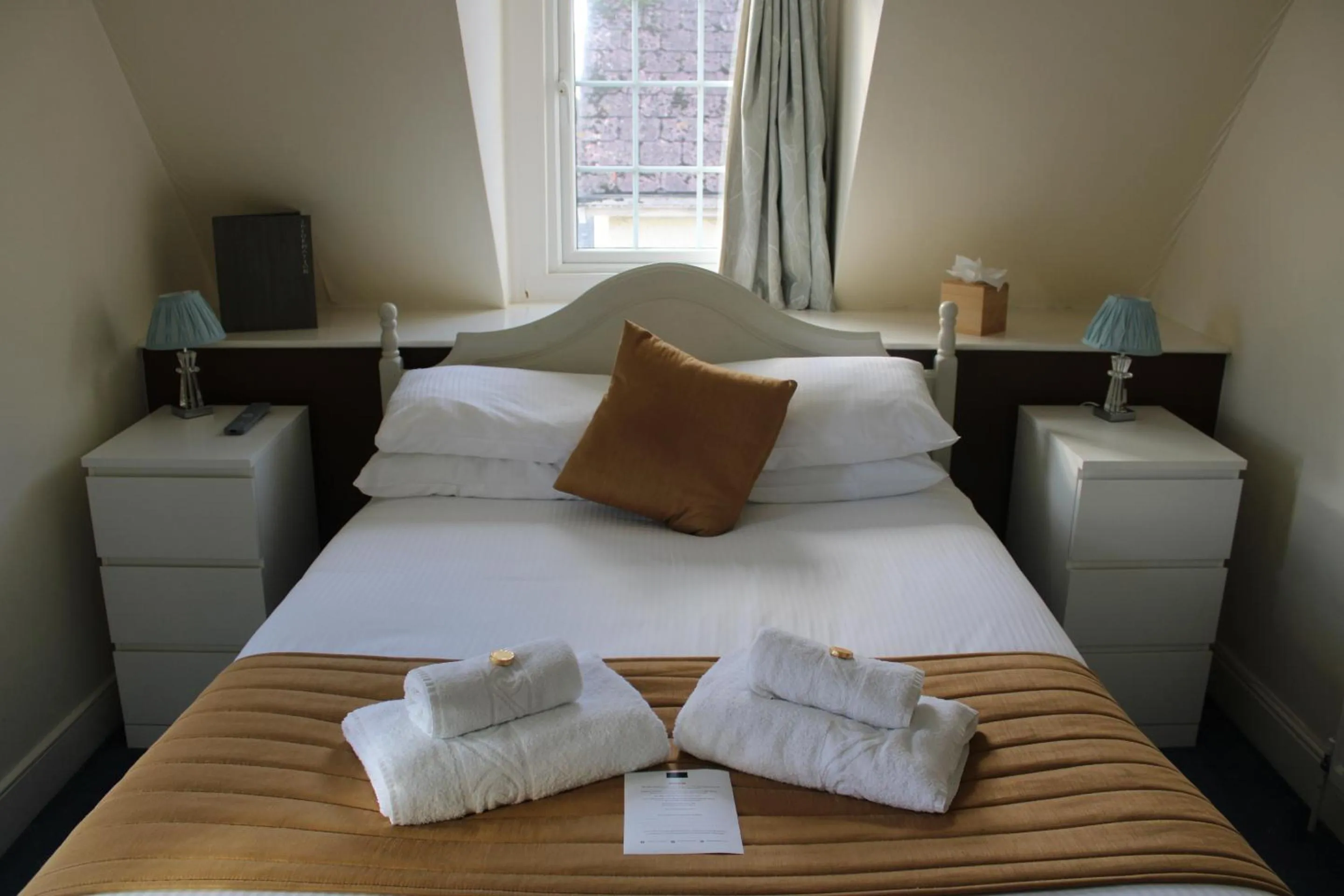 Bedroom, Bed in The Birdham Hotel & Restaurant